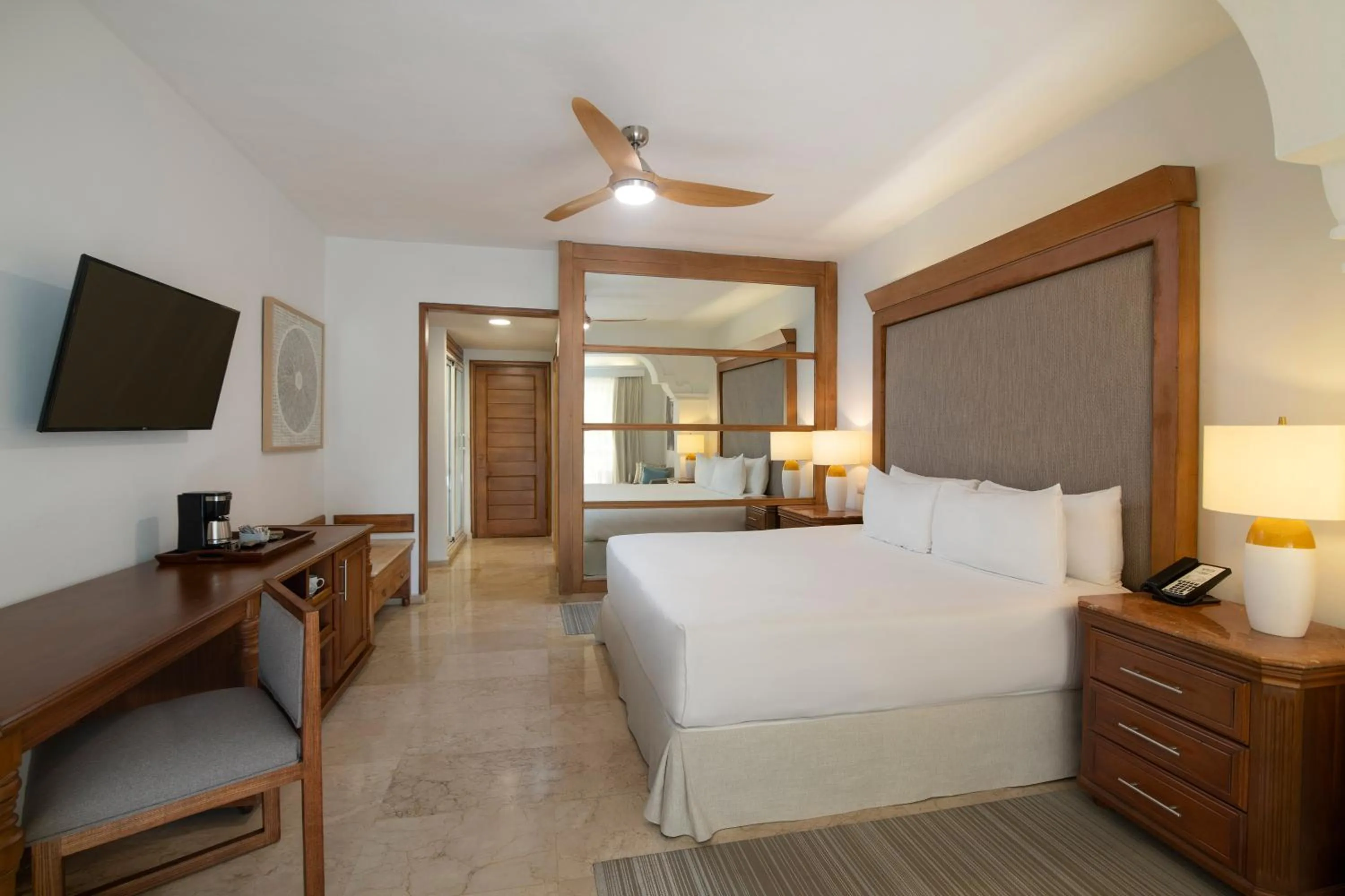 Bed in Meliá Caribe Beach Resort-All Inclusive