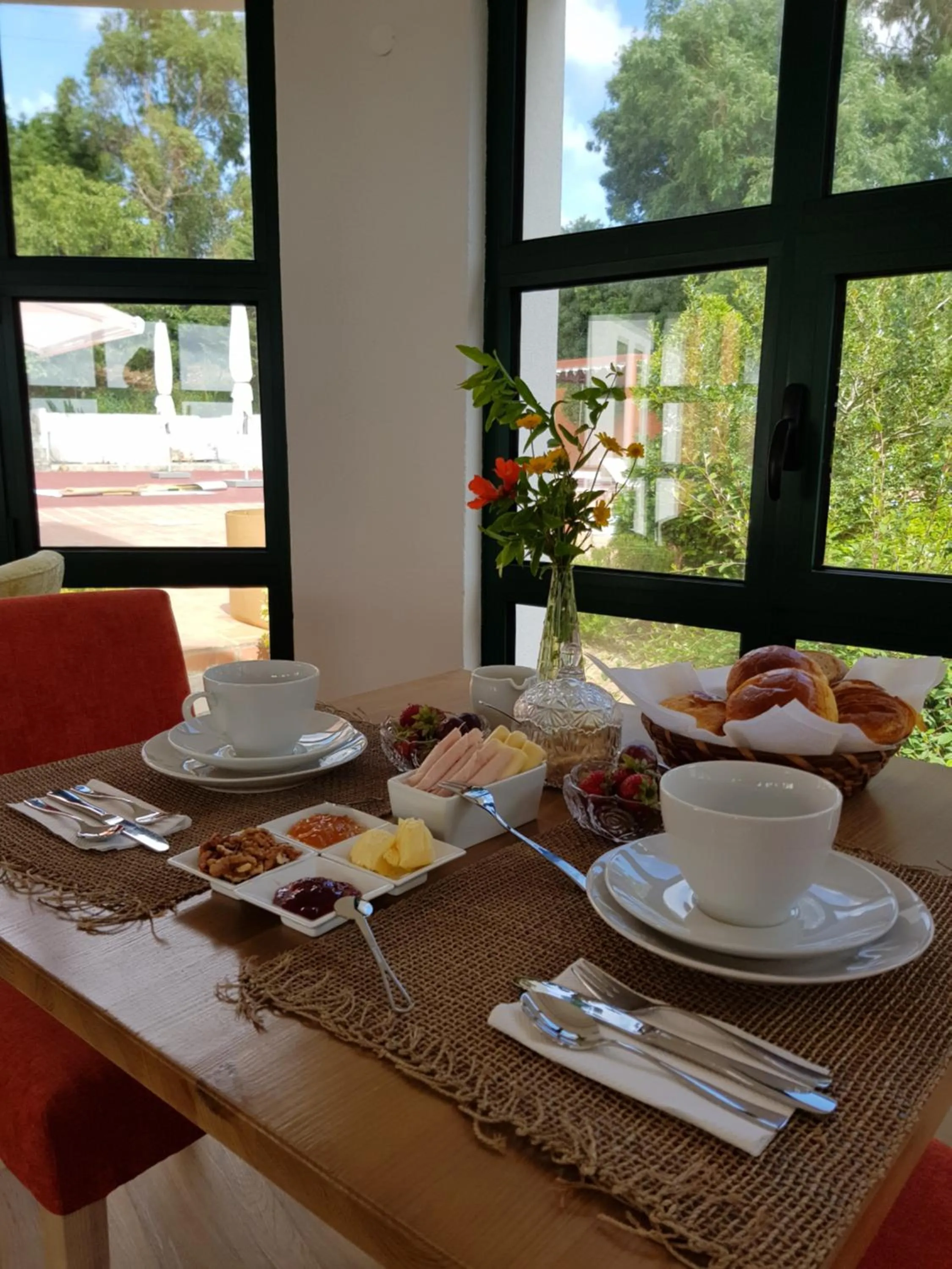 Continental breakfast in Sintra Rural Home - Cerrado da Serra