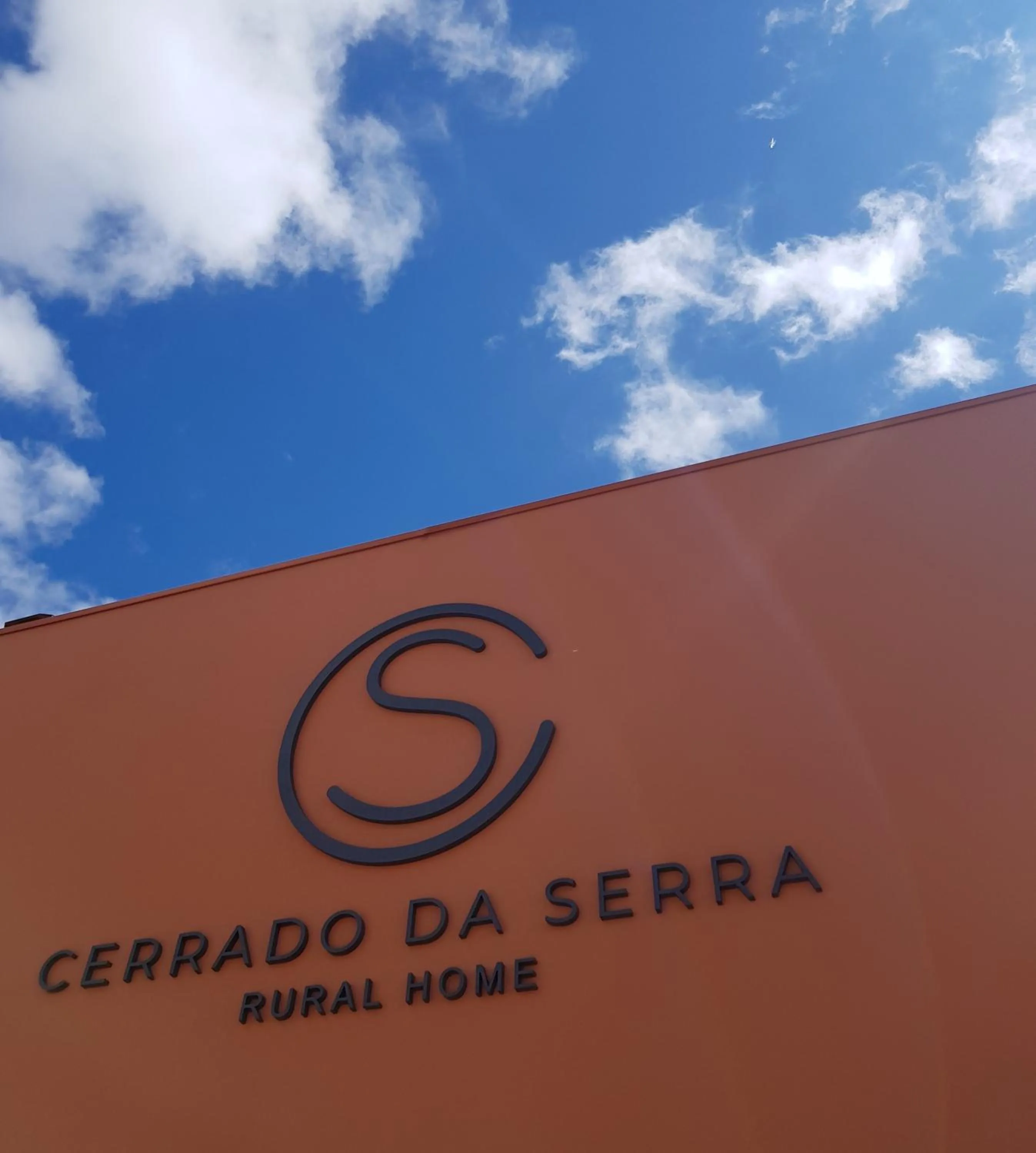Property logo or sign in Sintra Rural Home - Cerrado da Serra