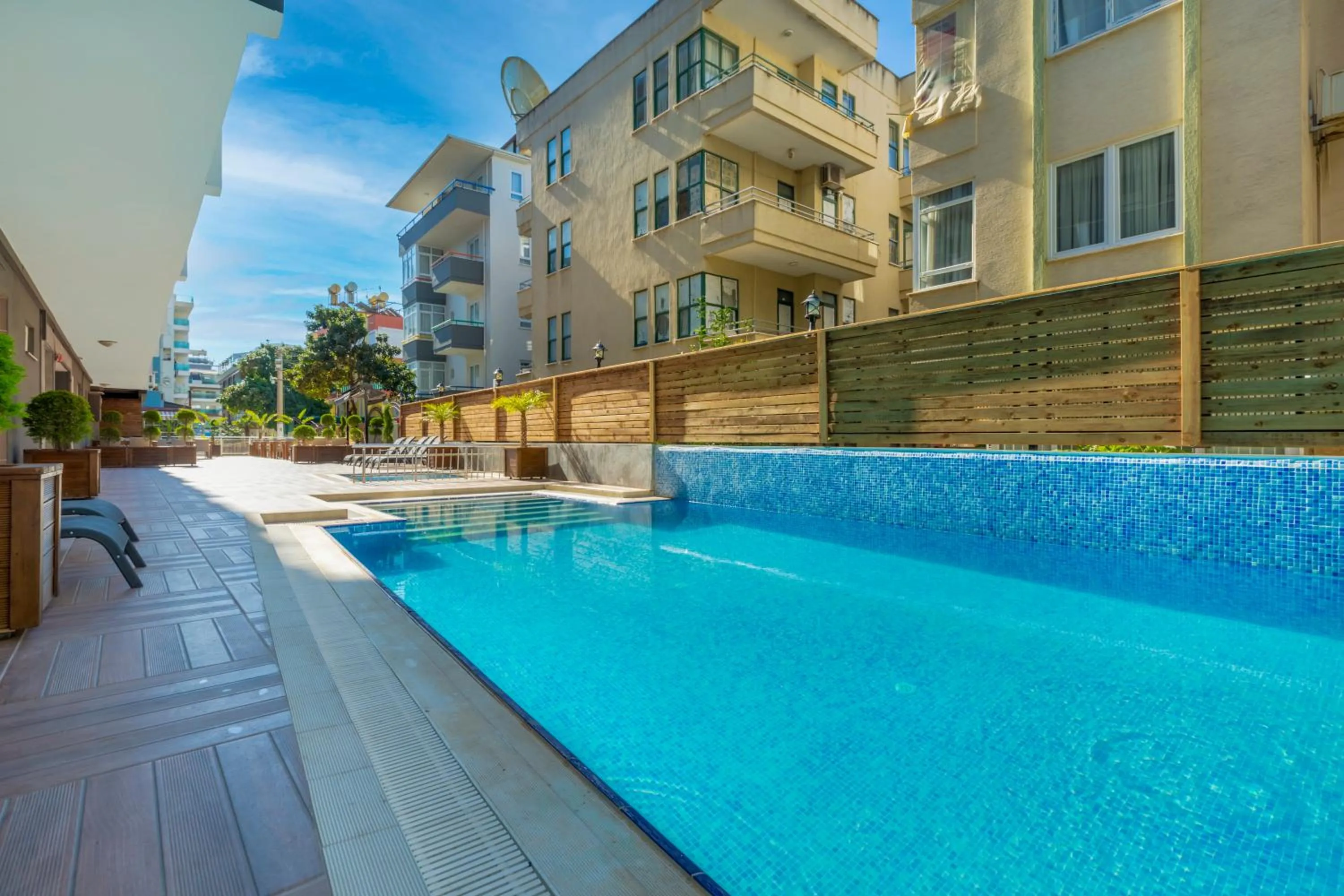 Patio in Royalisa City Apart Hotel