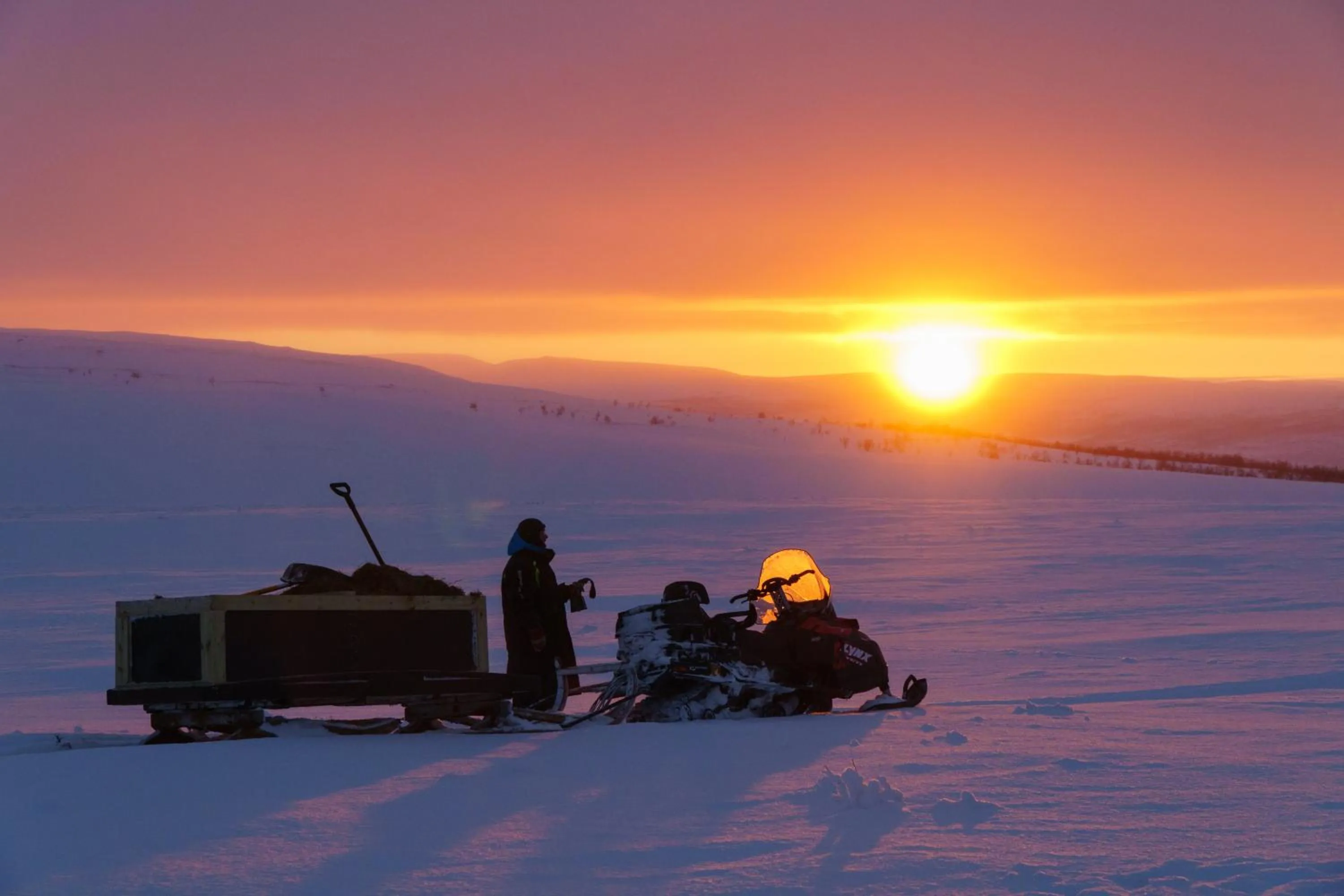 Natural landscape in Arctic Land Adventure Glass Igloos
