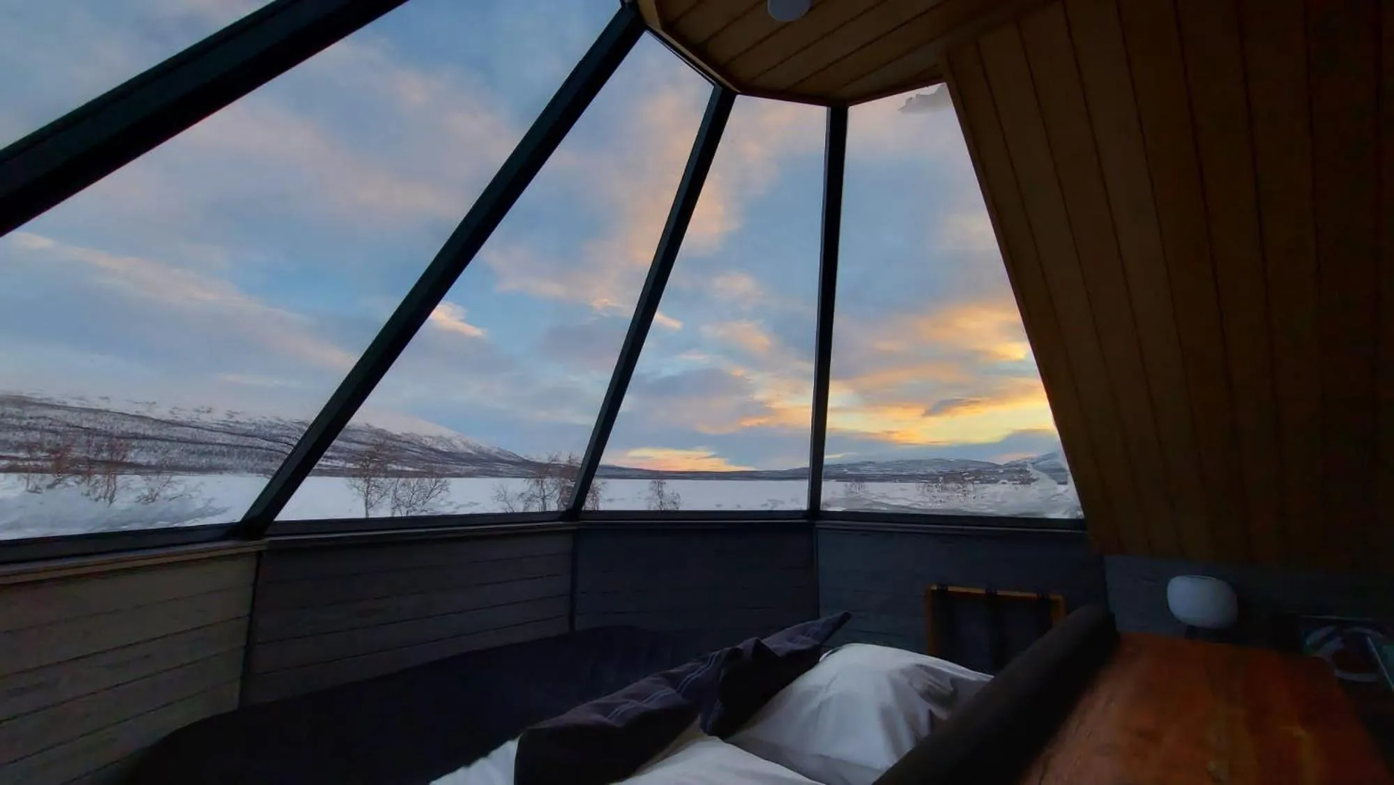 Winter in Arctic Land Adventure Glass Igloos