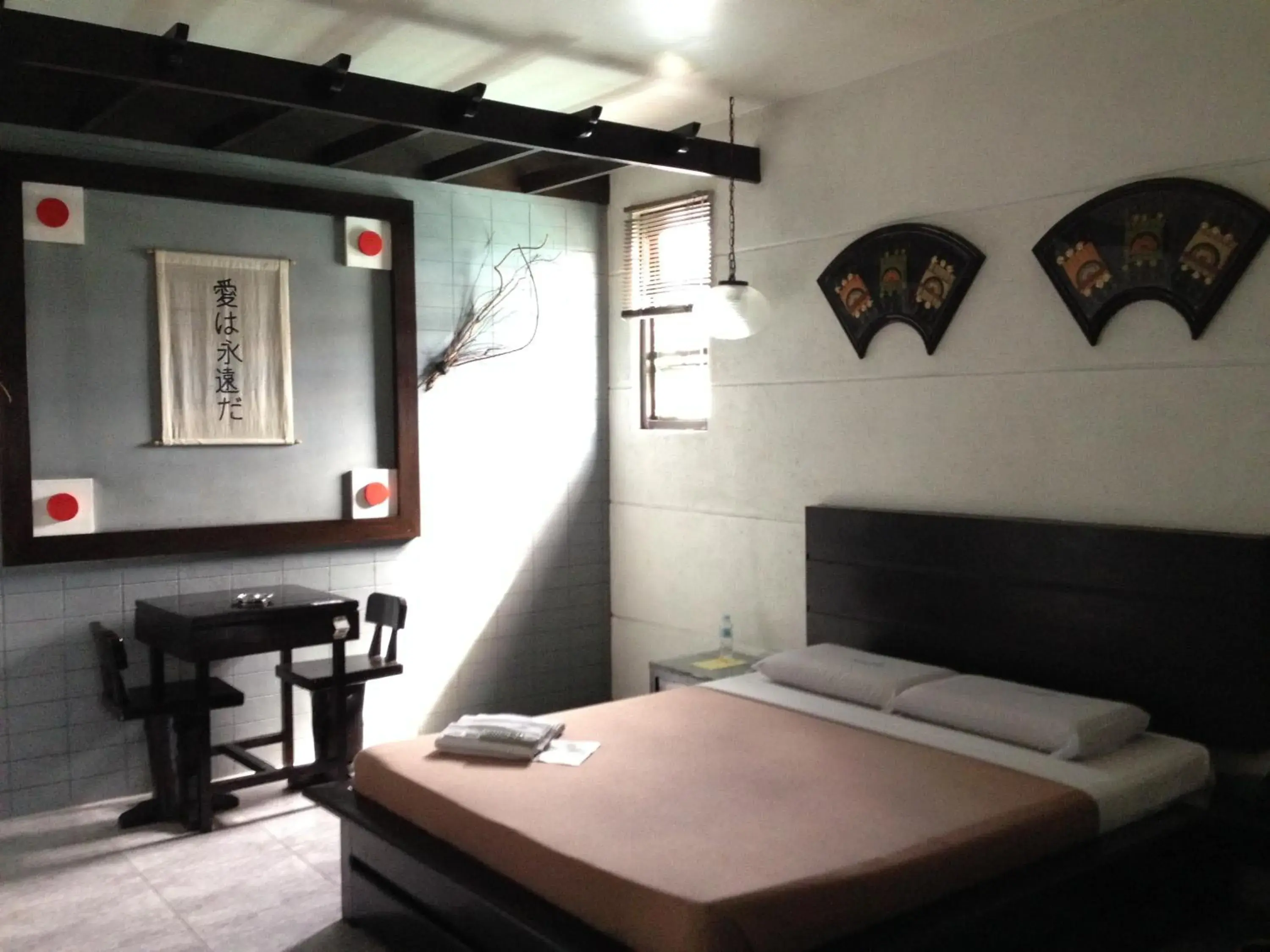 Deluxe Double Room in Hollywood Drive-In Hotel Deluxe Double Room in Hollywood Drive-In Hotel