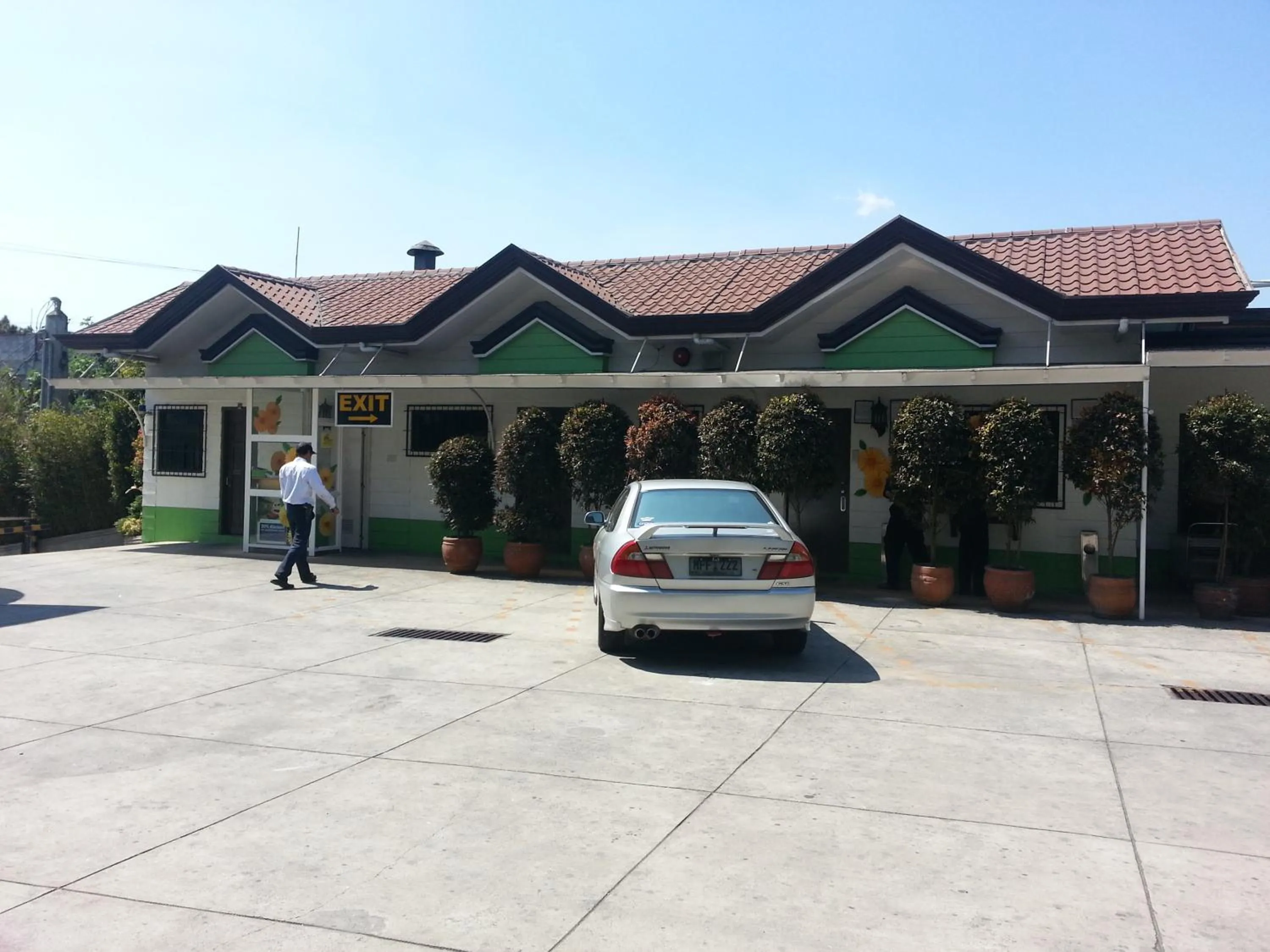 Hollywood Drive-In Hotel