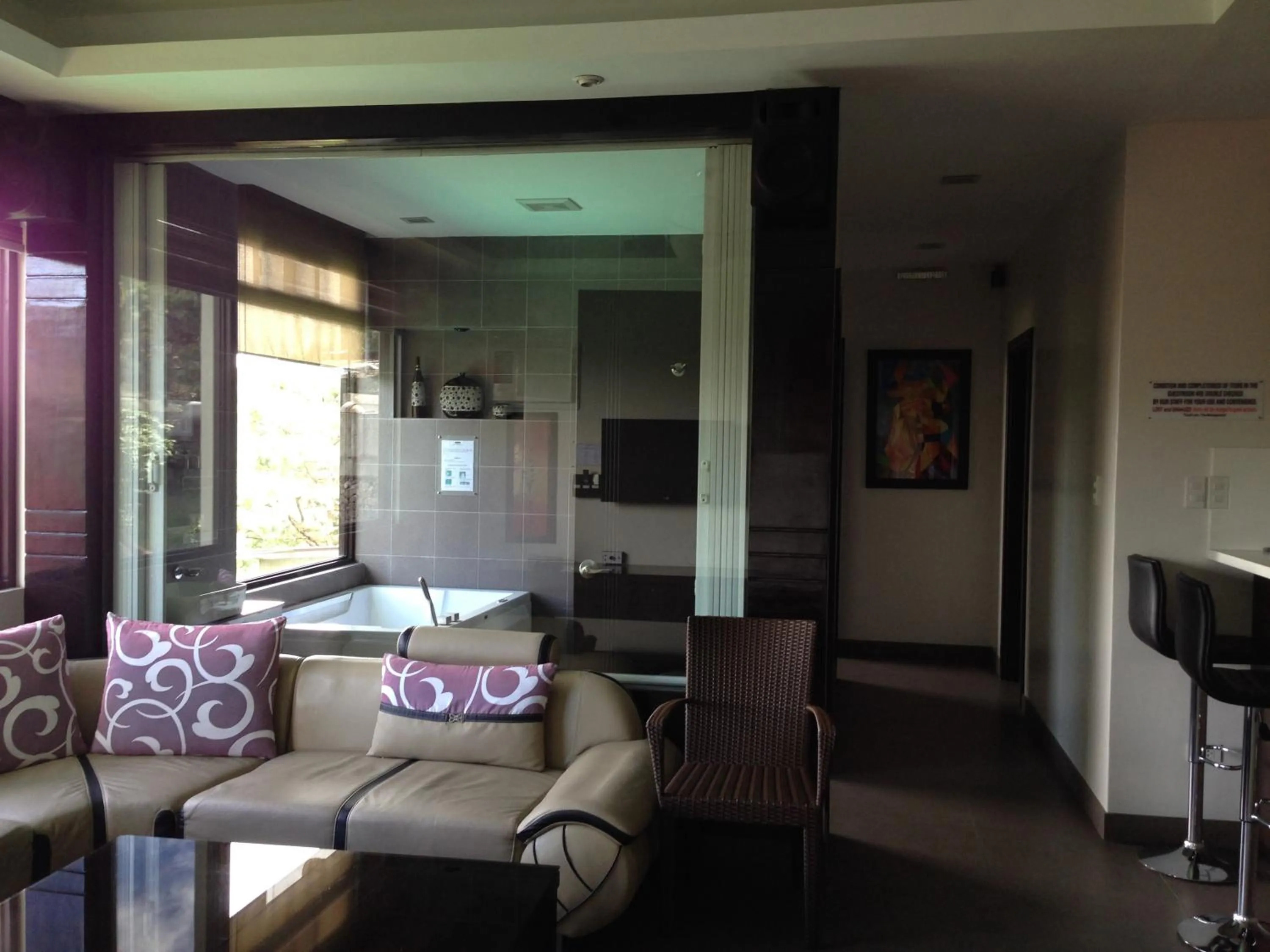 Hollywood Drive-In Hotel