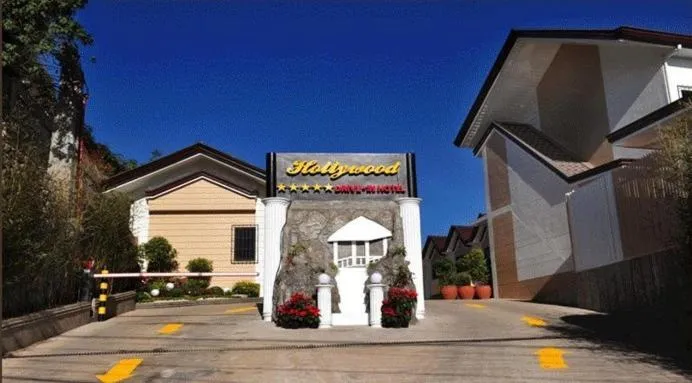 Facade/entrance in Hollywood Drive-In Hotel