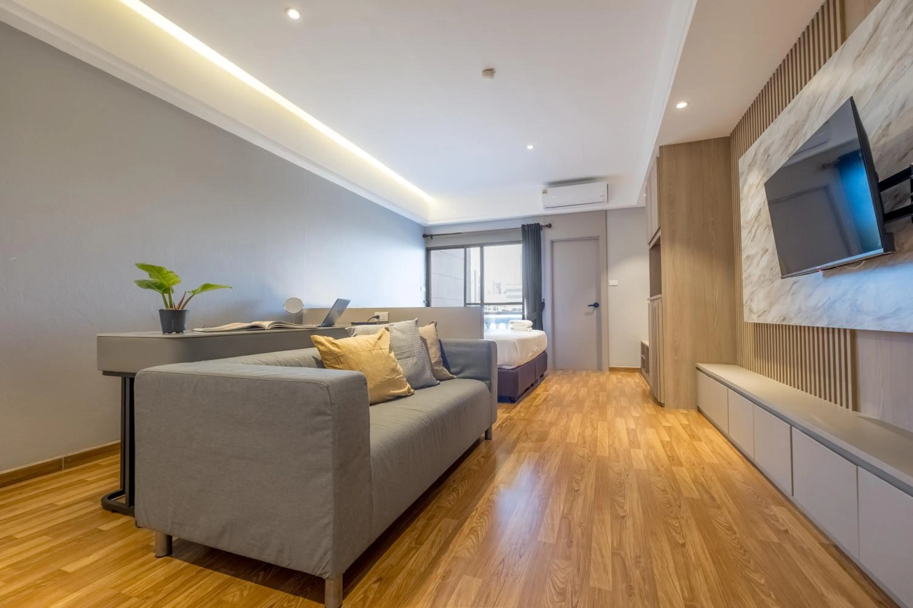 TV and multimedia in Boss Hotel