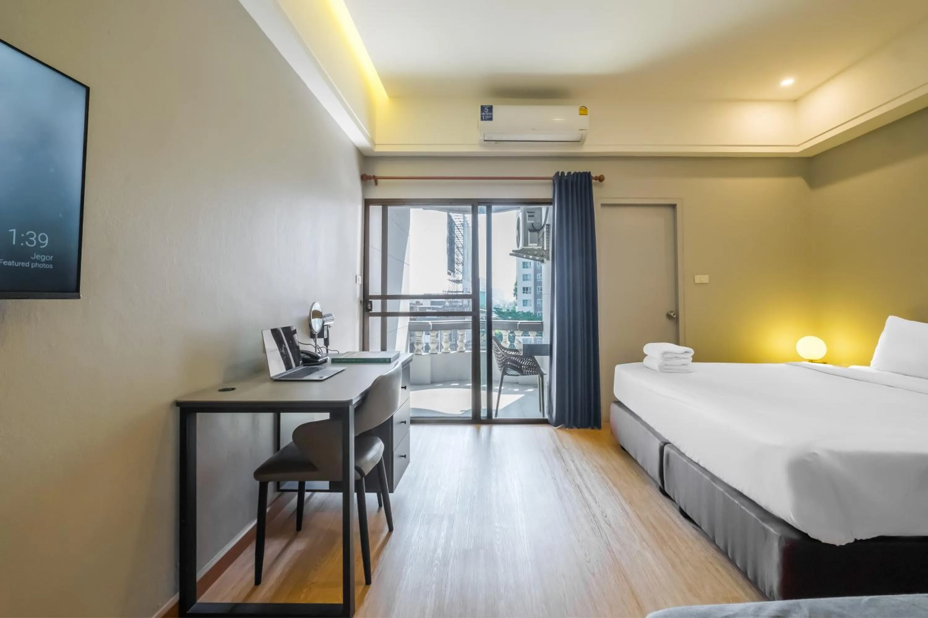 TV and multimedia, Bed in Boss Hotel