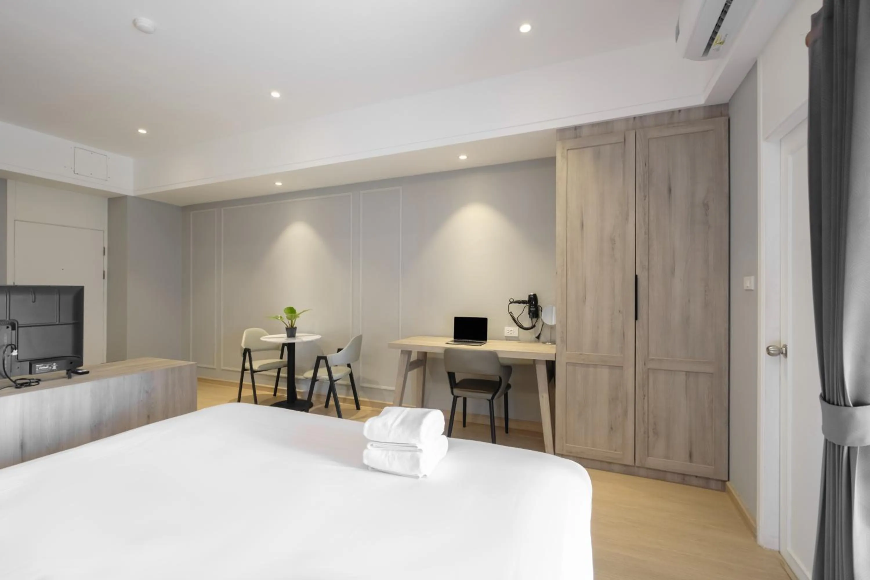 TV and multimedia, Bed in Boss Hotel