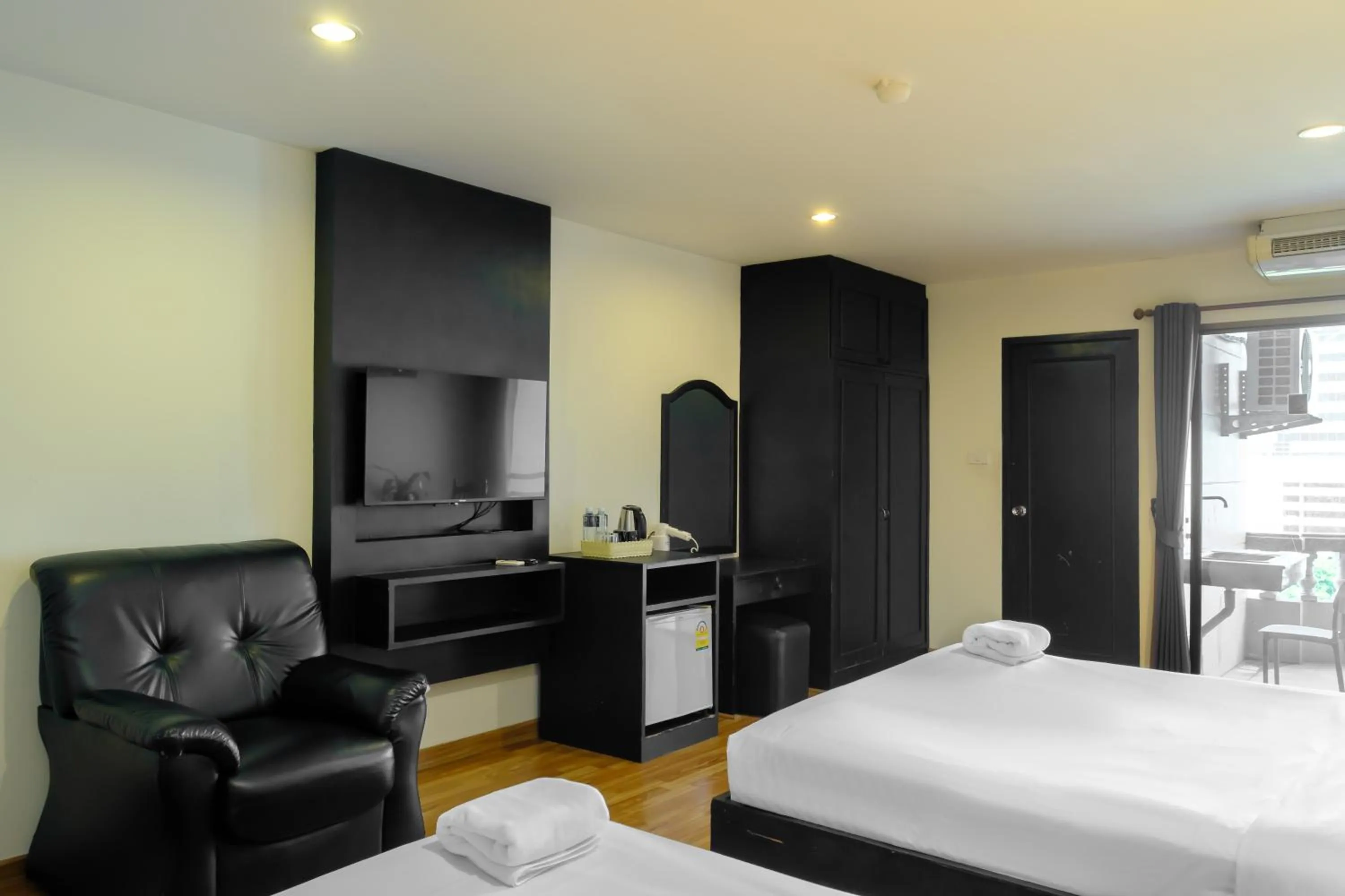 TV and multimedia, Bed in Boss Hotel