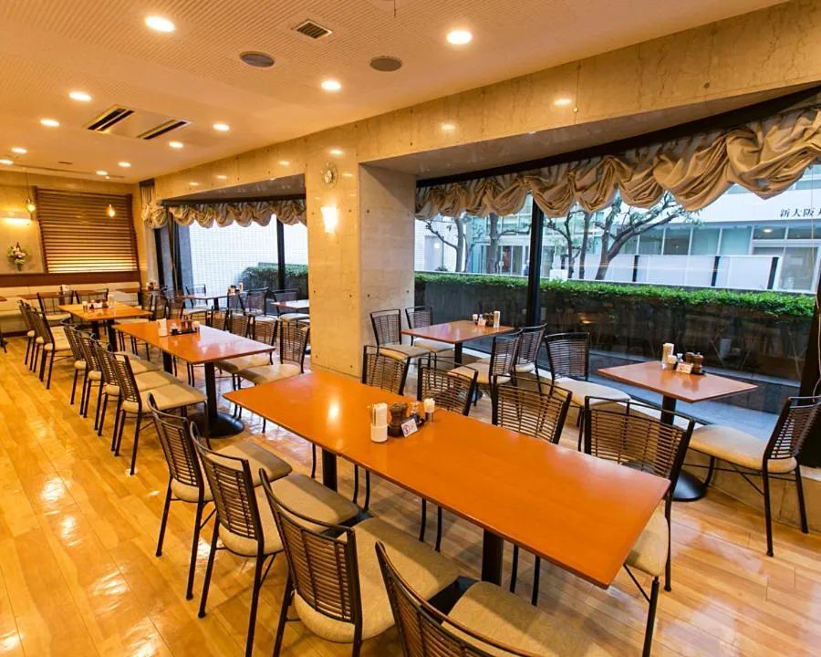 Restaurant/places to eat in Hotel Shin Osaka