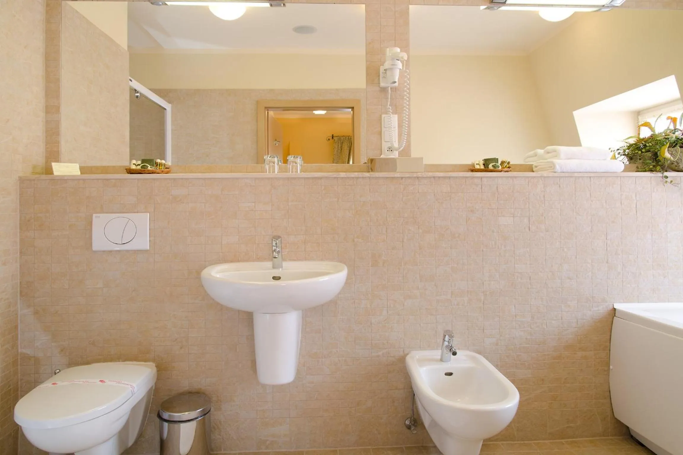 Bathroom in Hotel Habenda