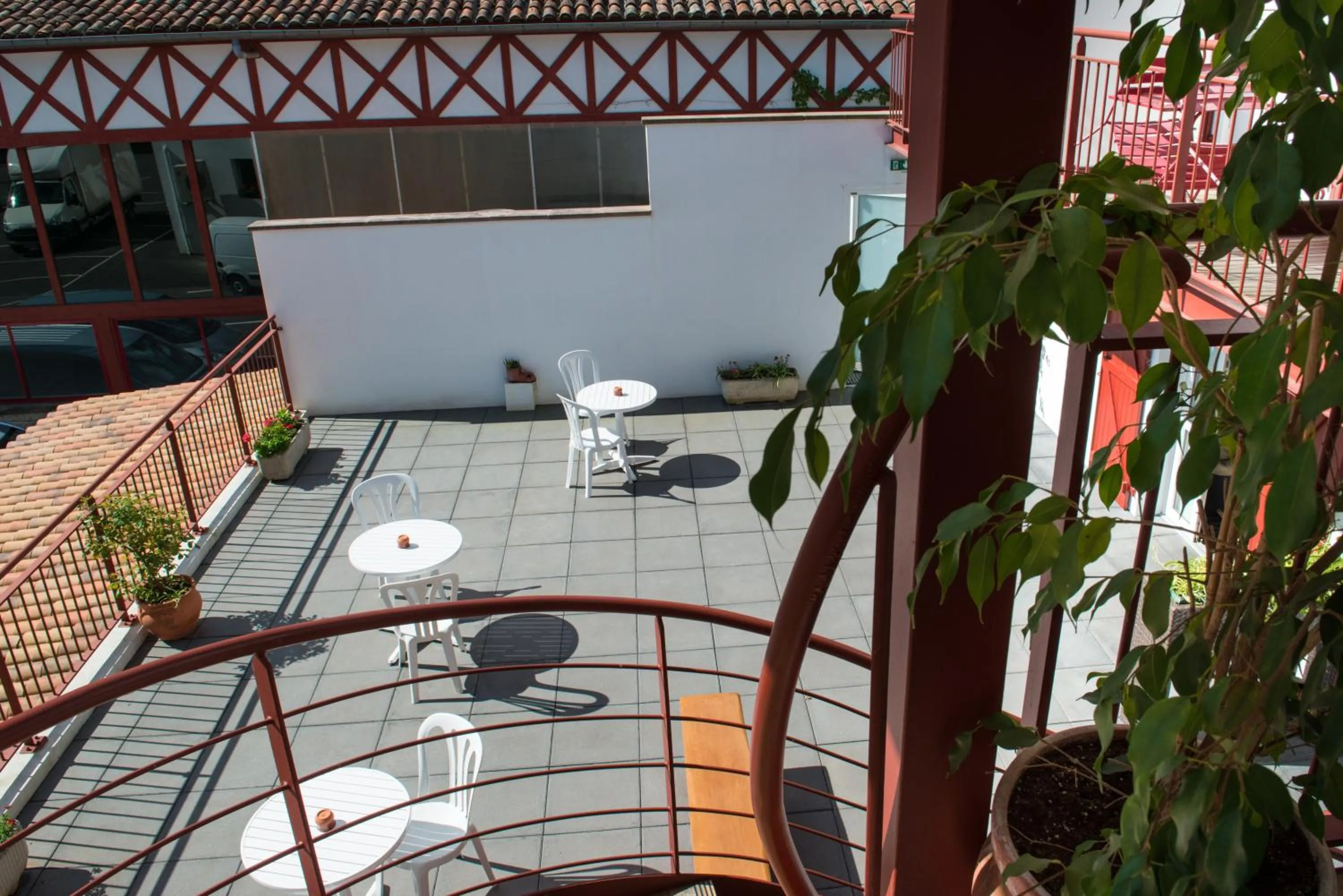 Patio in Logis Hotel Ur-Hegian