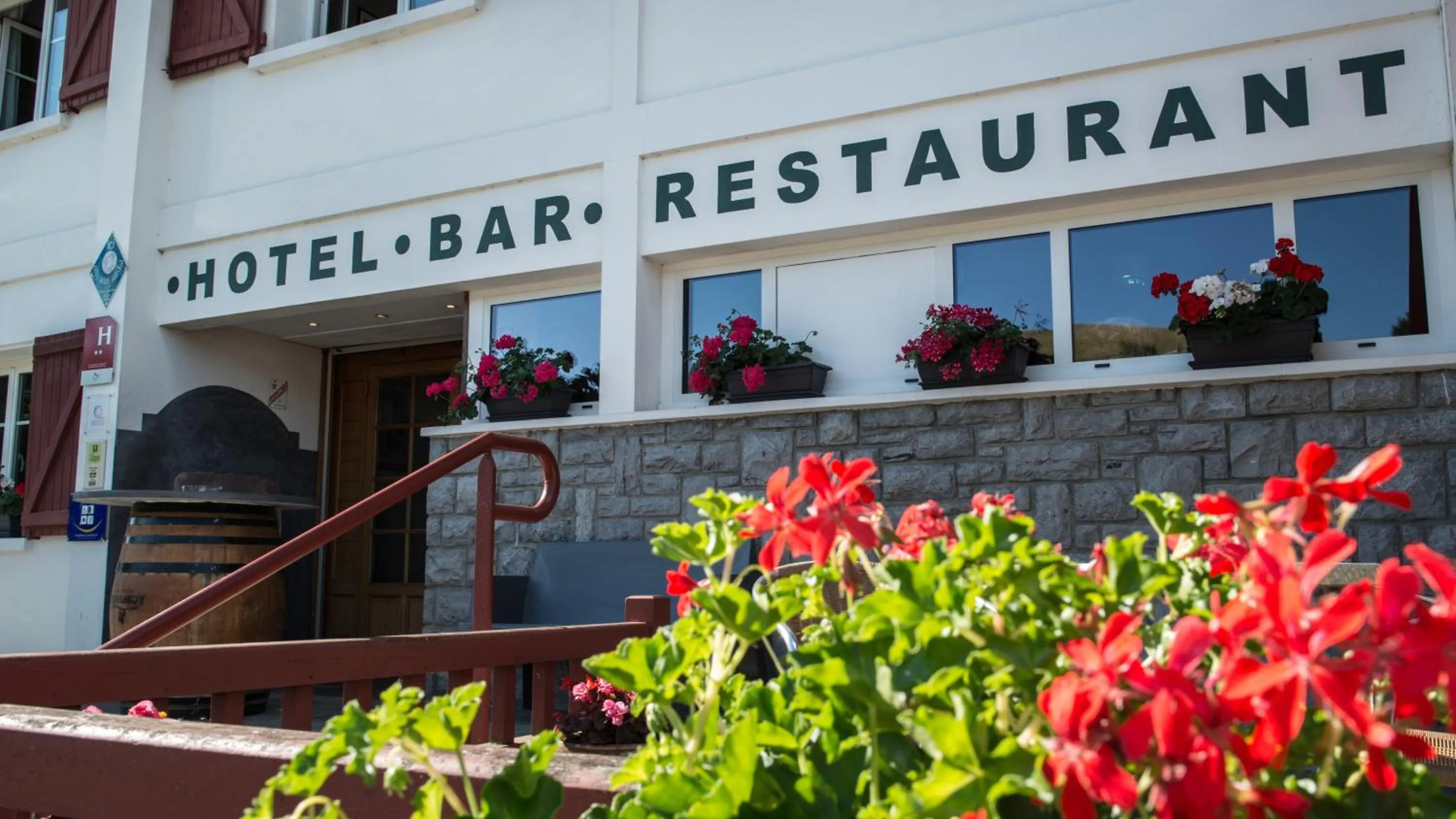 Facade/entrance in Logis Hotel Ur-Hegian