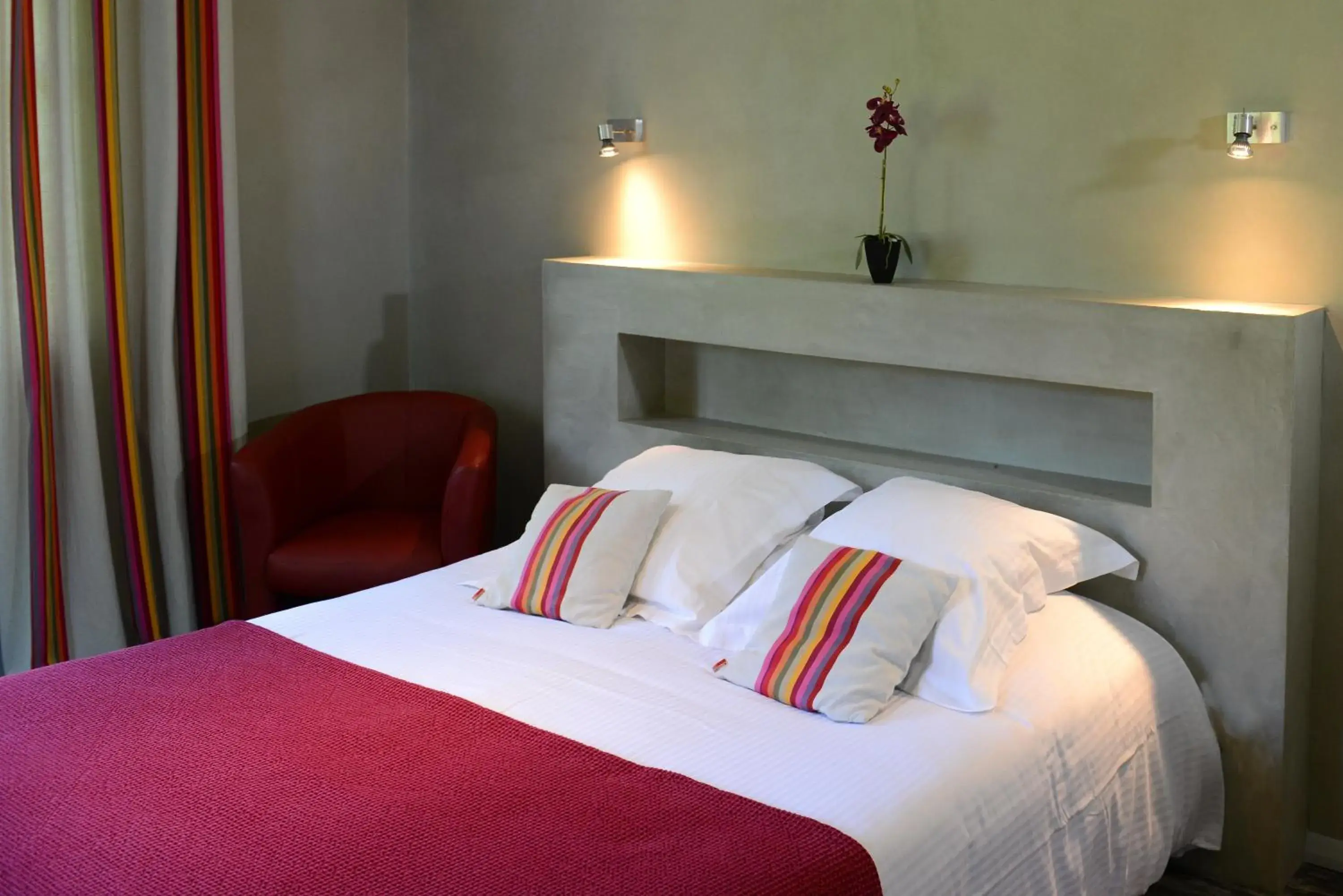 Double Room in Logis Hotel Ur-Hegian Double Room in Logis Hotel Ur-Hegian