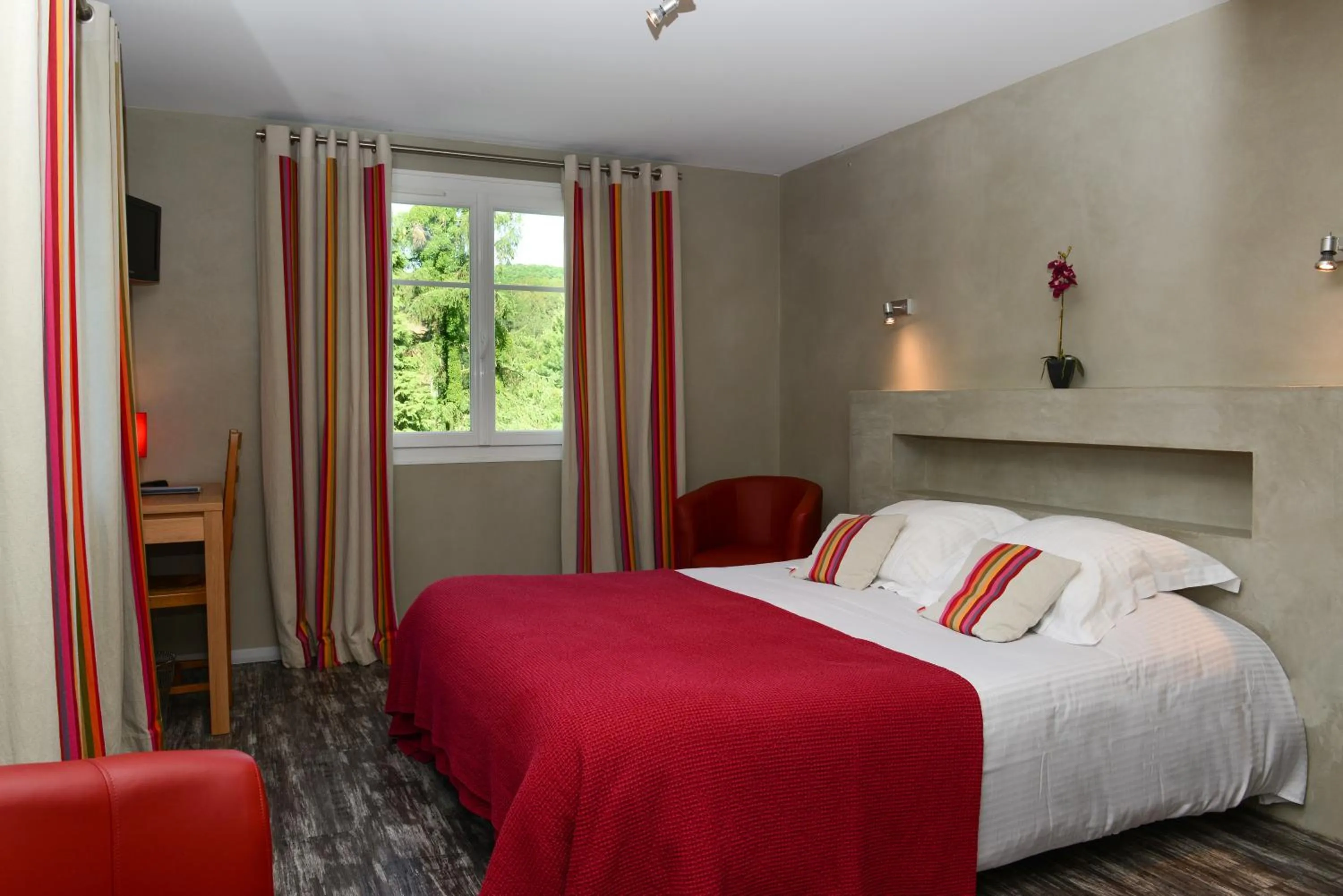 Photo of the whole room, Bed in Logis Hotel Ur-Hegian
