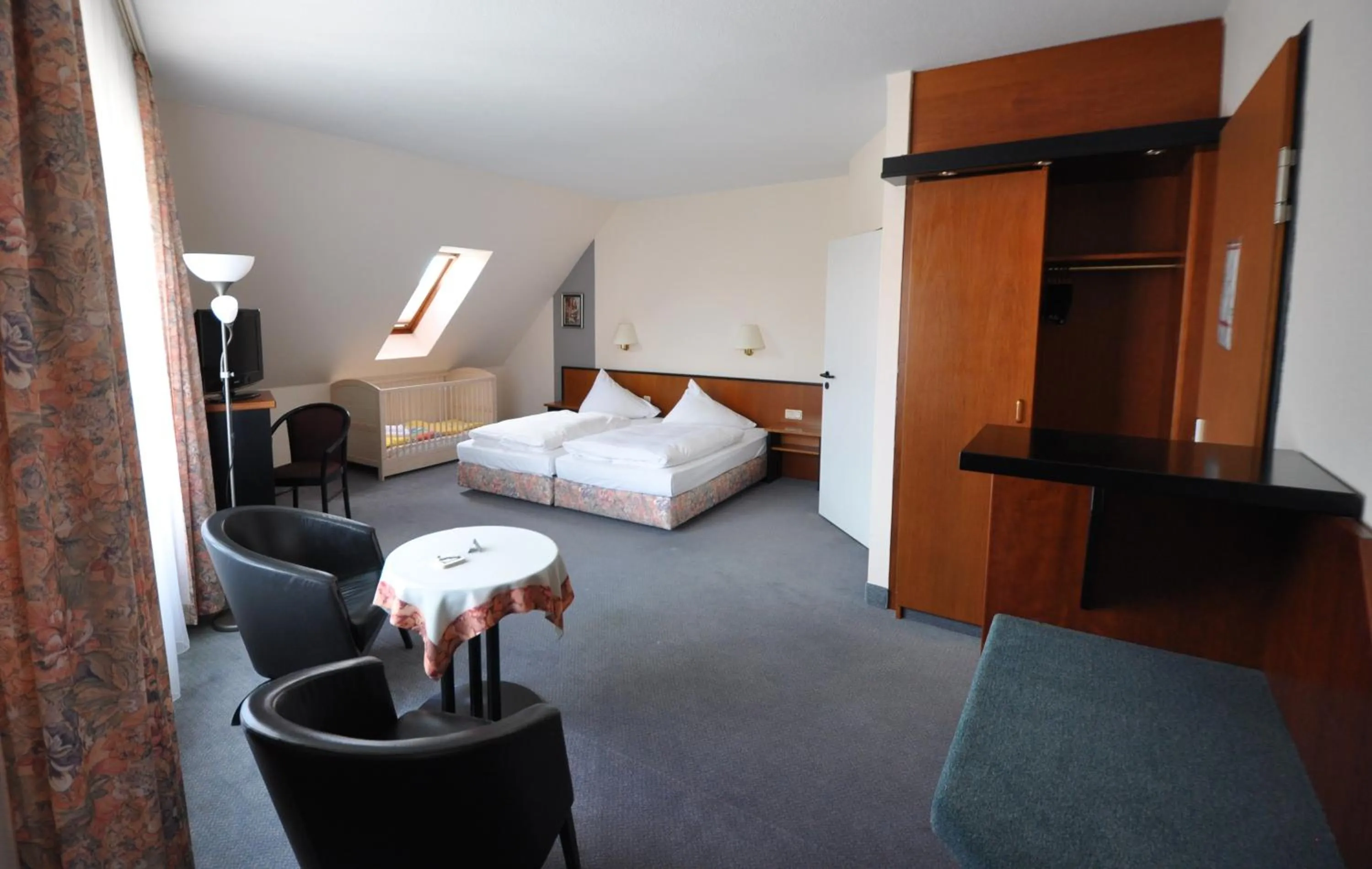 Photo of the whole room, Bed in City Hotel Aschersleben