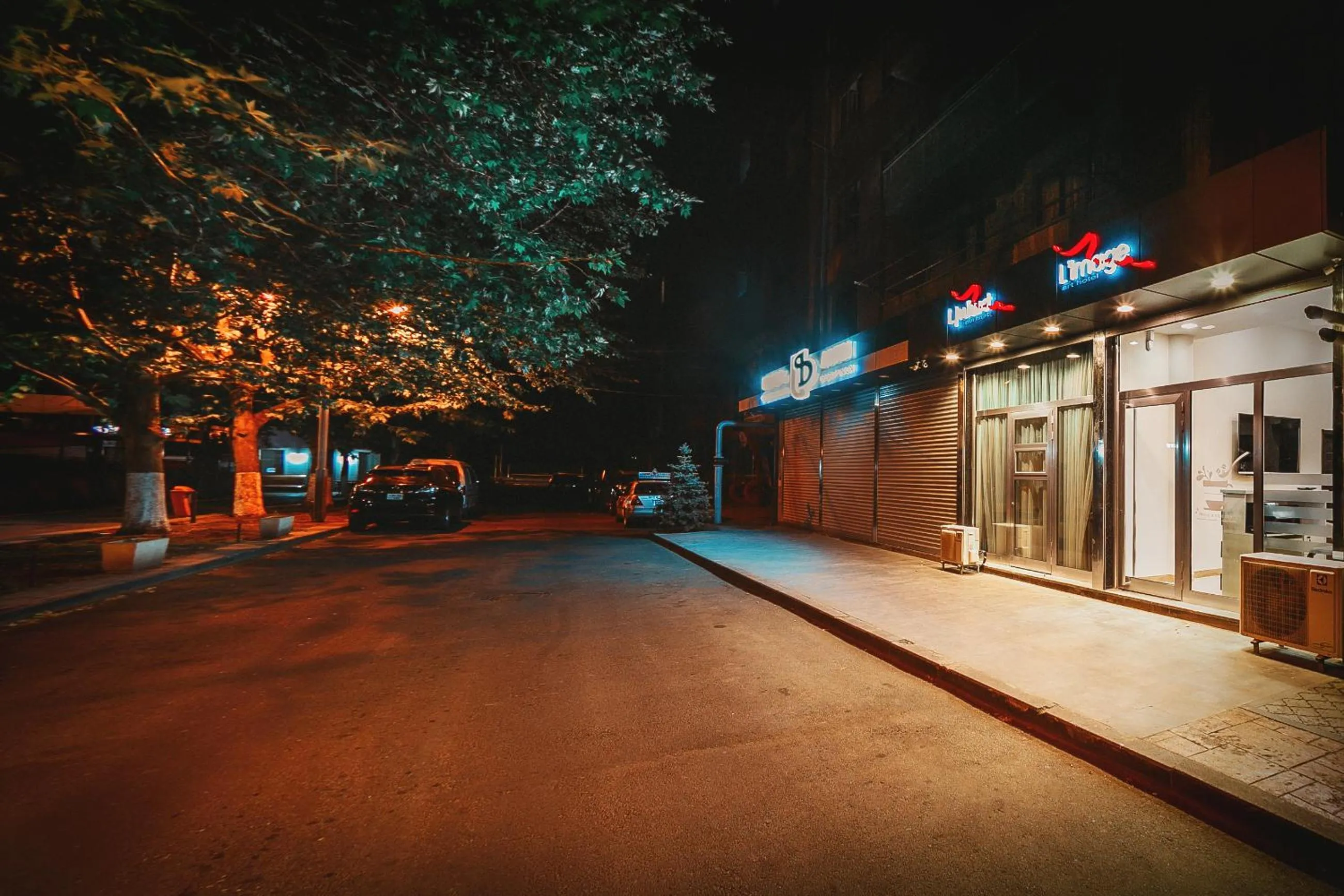 Property building in L'image Art Hotel