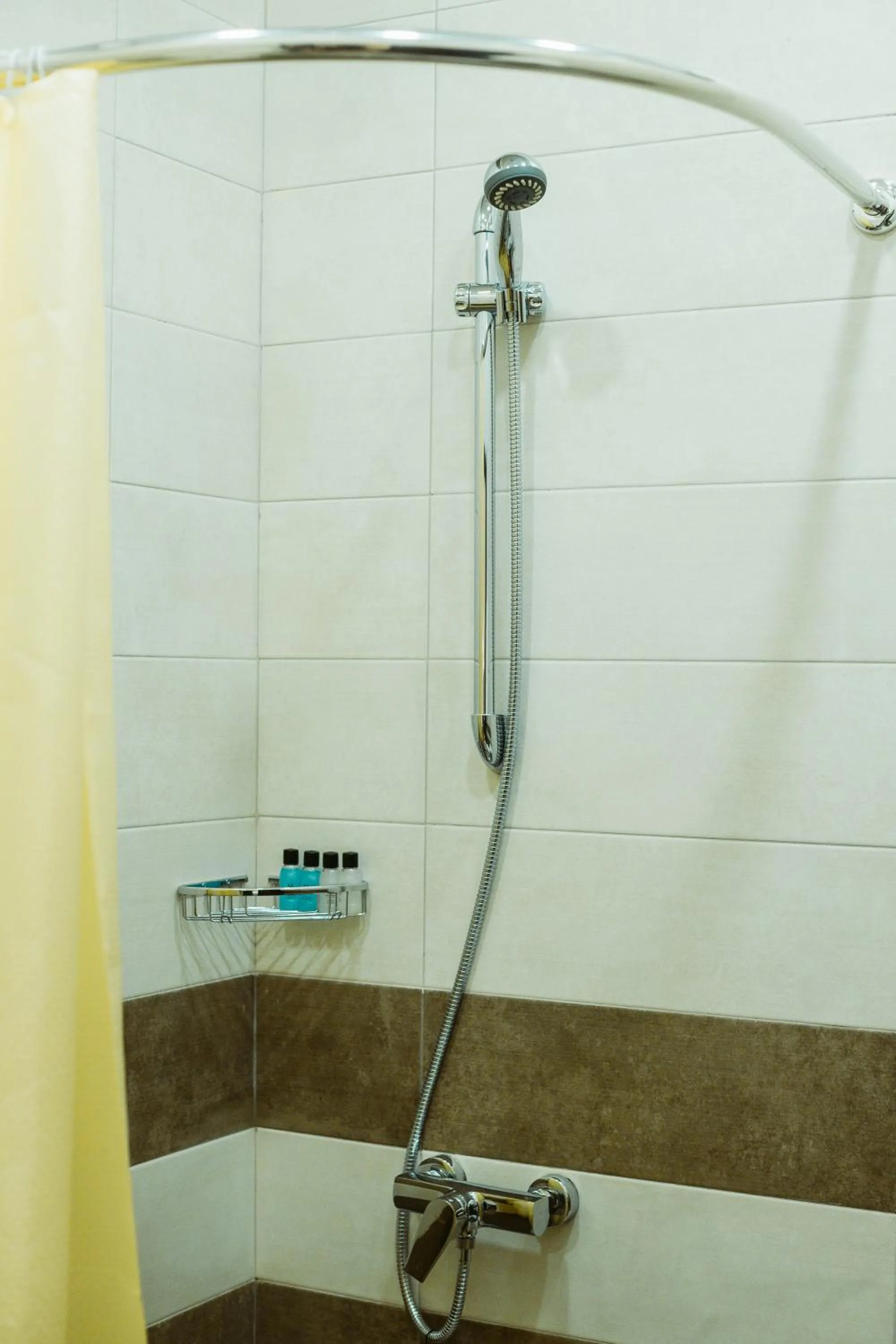 Shower in L'image Art Hotel