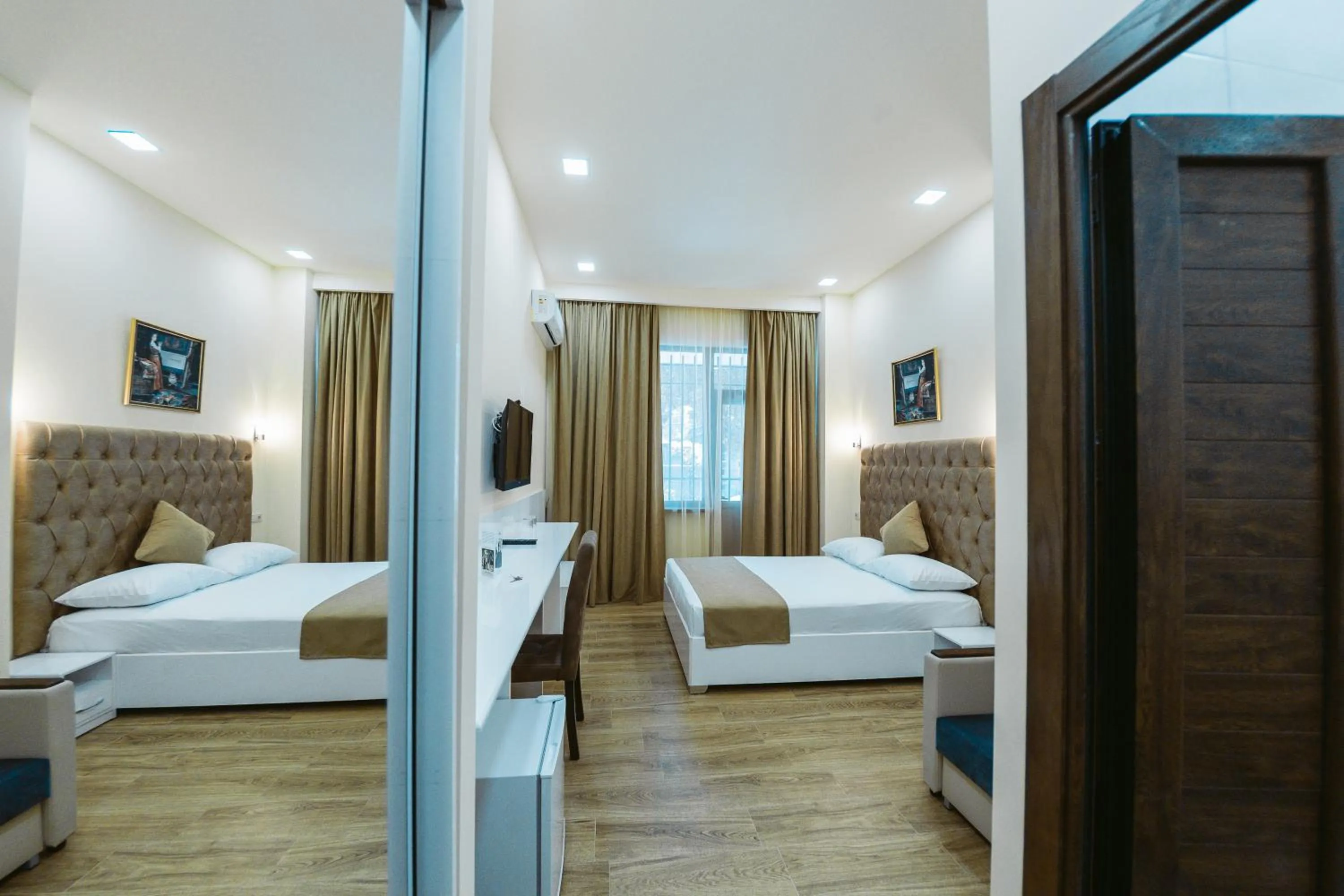 TV and multimedia, Bed in L'image Art Hotel