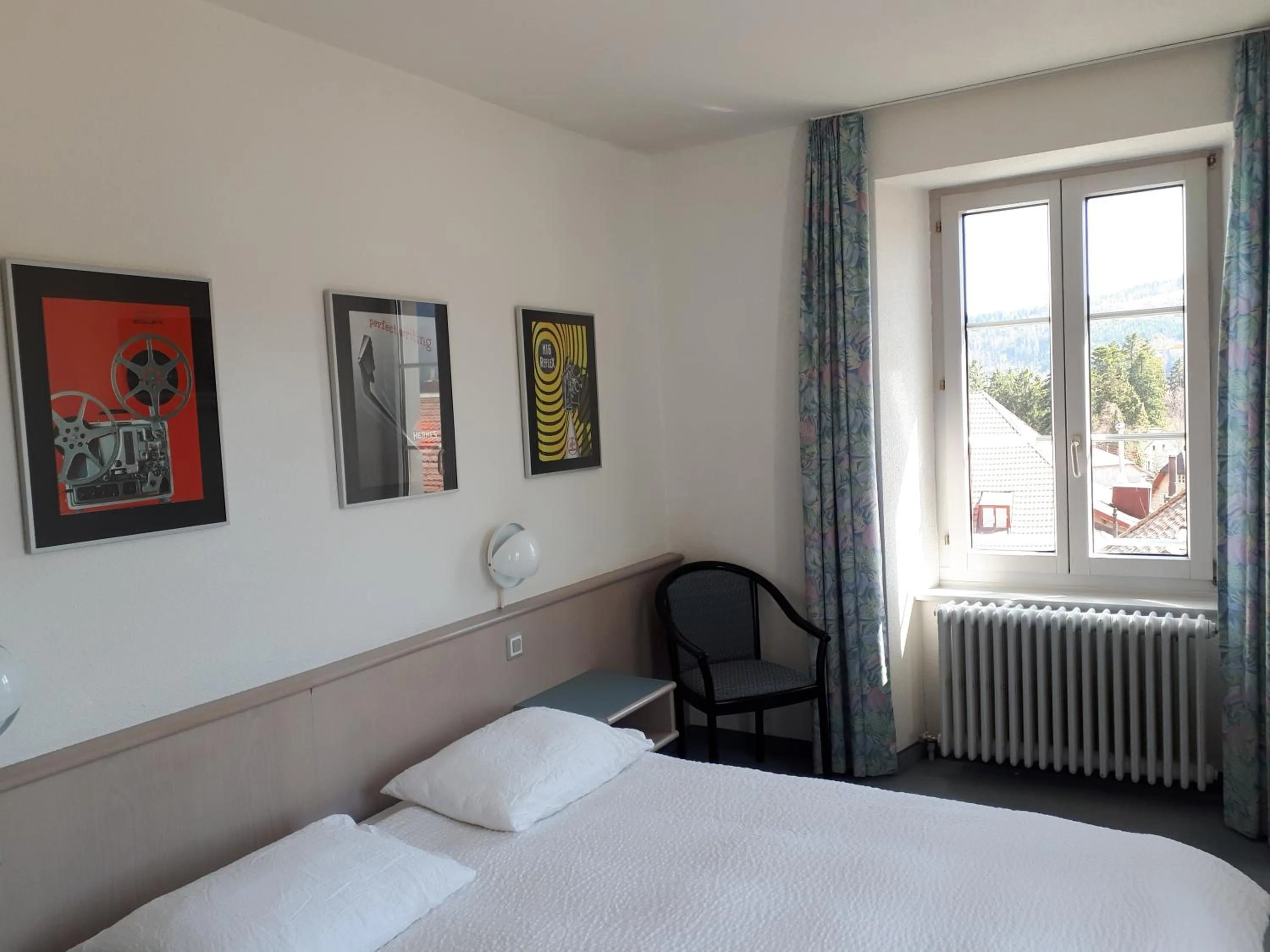 Photo of the whole room, Bed in Hôtel de France