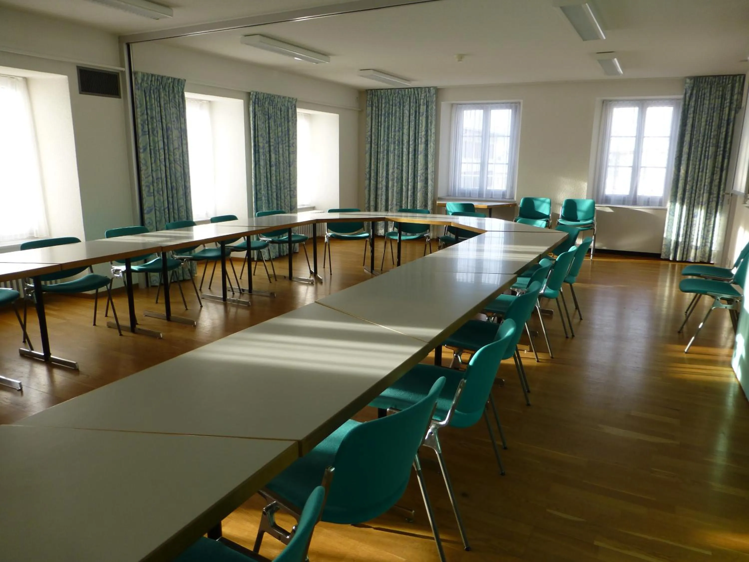 Business facilities in Hôtel de France