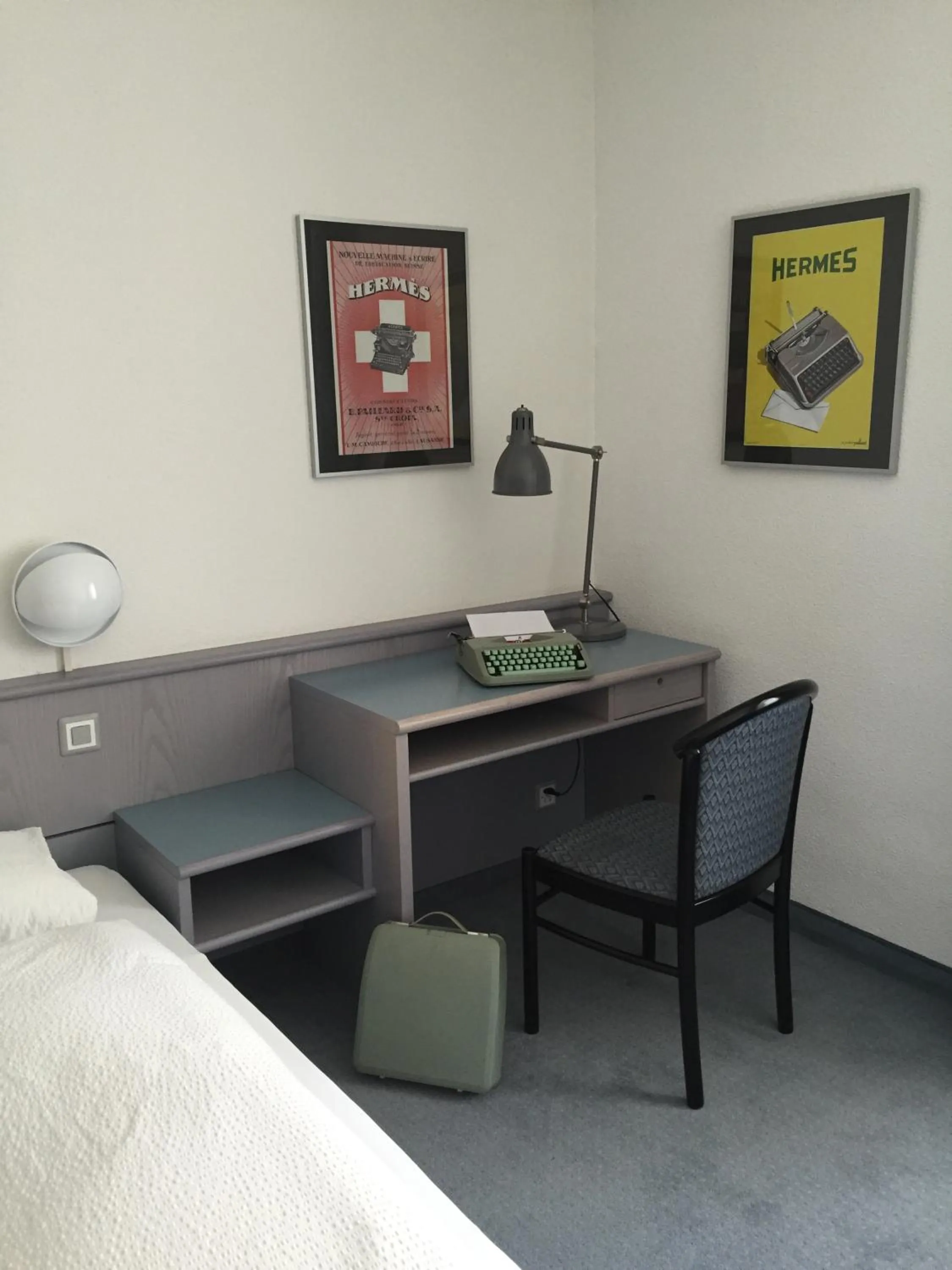 Decorative detail, Bed in Hôtel de France