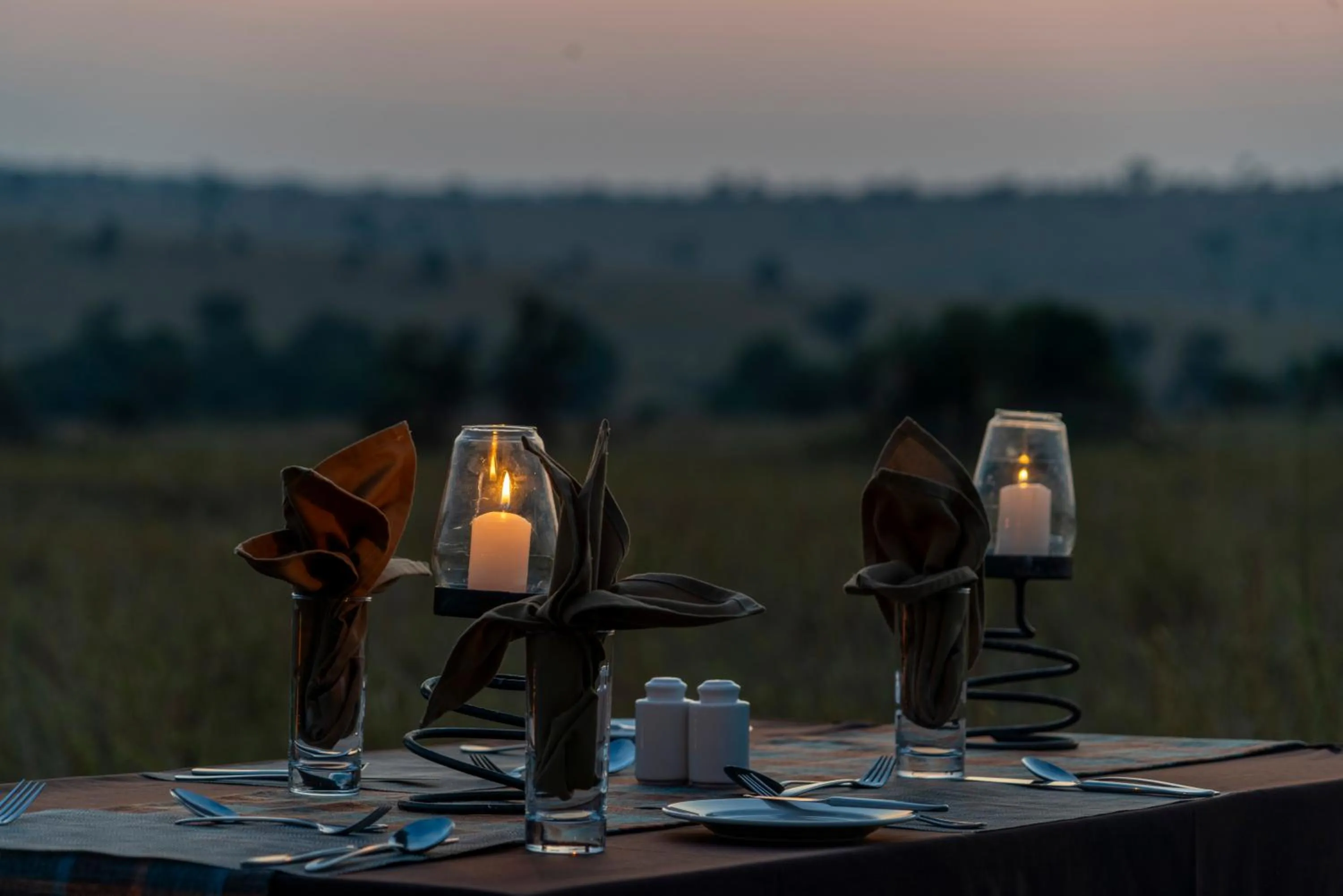 Food and drinks in Serengeti Mara River Camp