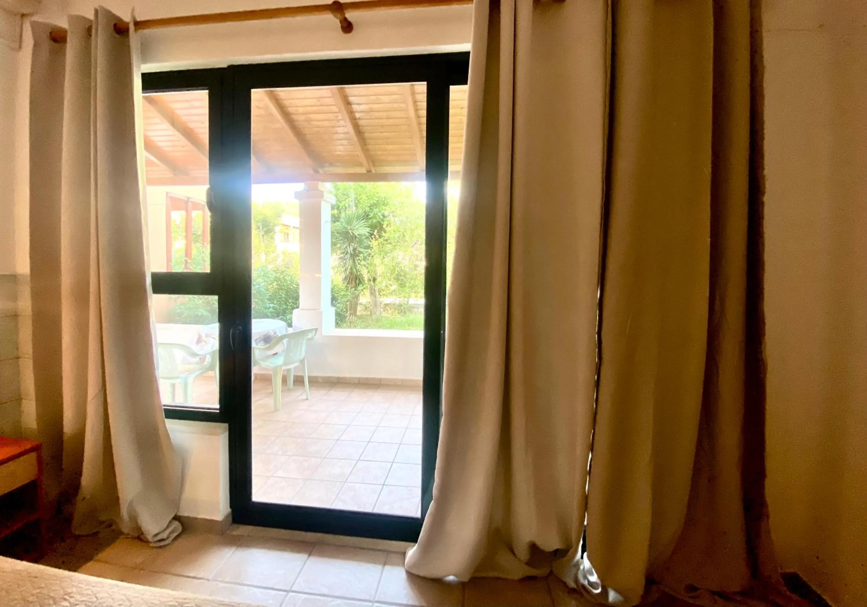 Garden view, Bed in Nireas Resort Corfu