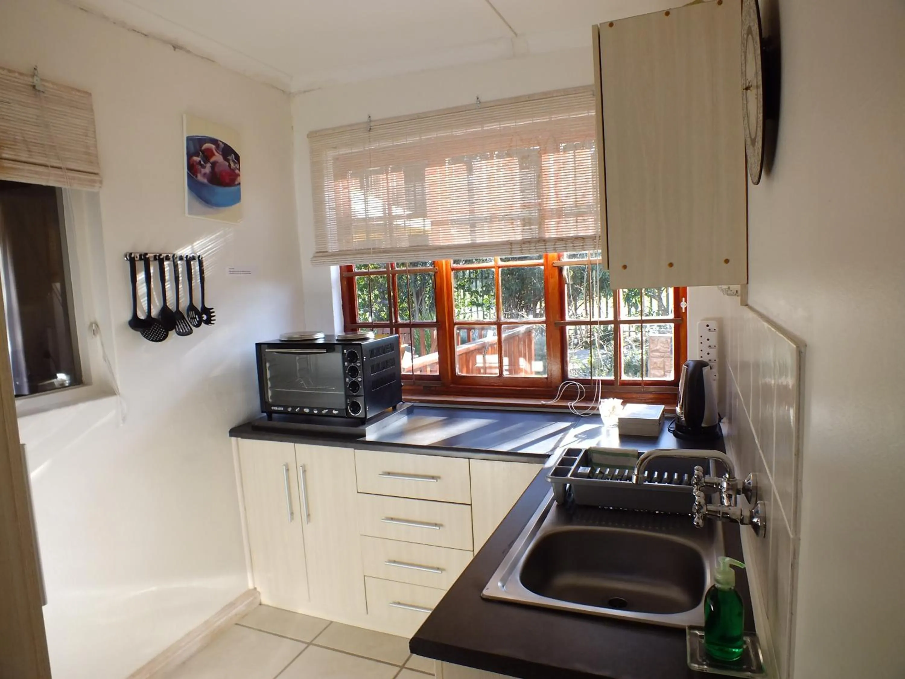 Kitchen or kitchenette in Twilight Cottage