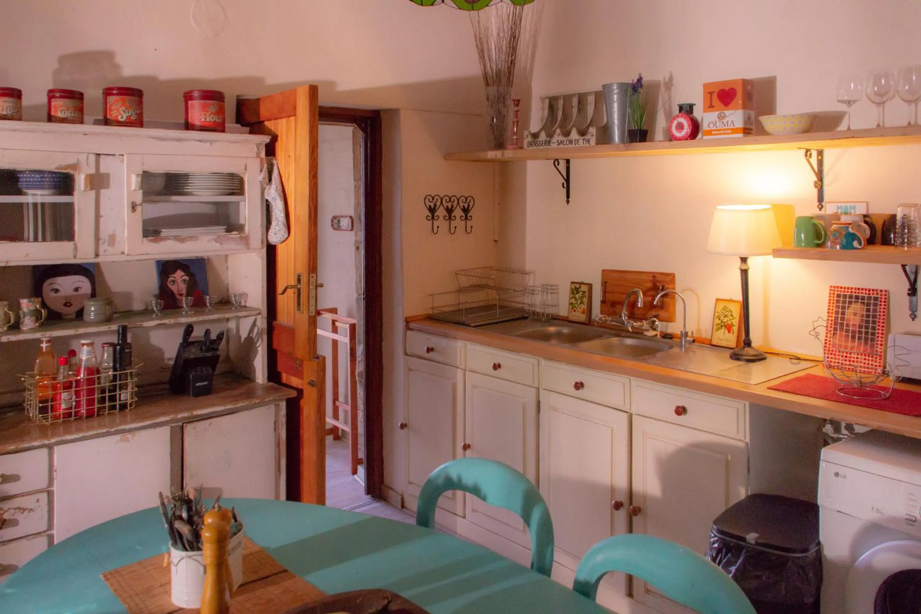 Kitchen or kitchenette in The Cherry Stone Country House