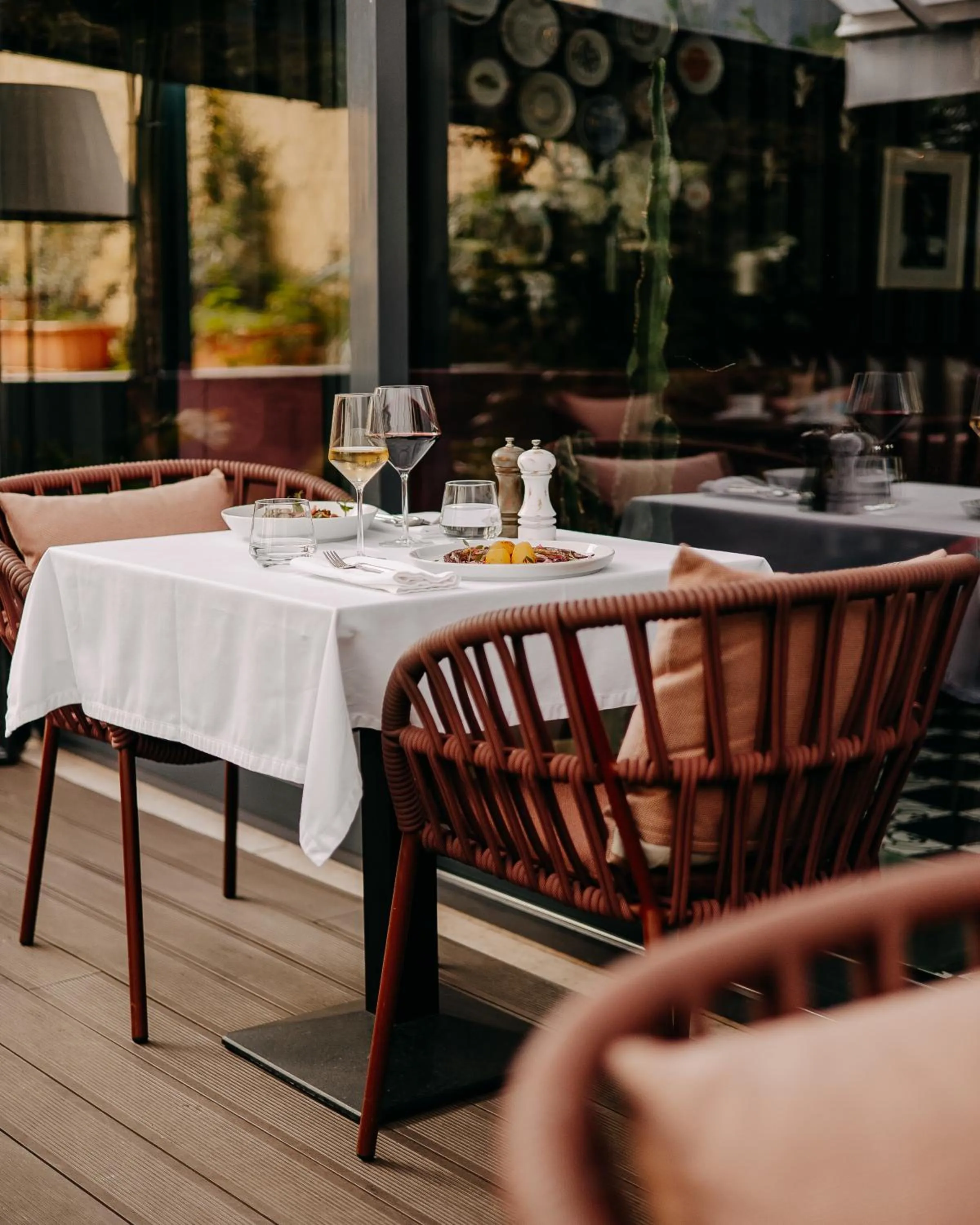 Restaurant/places to eat in 138 Liberdade Hotel