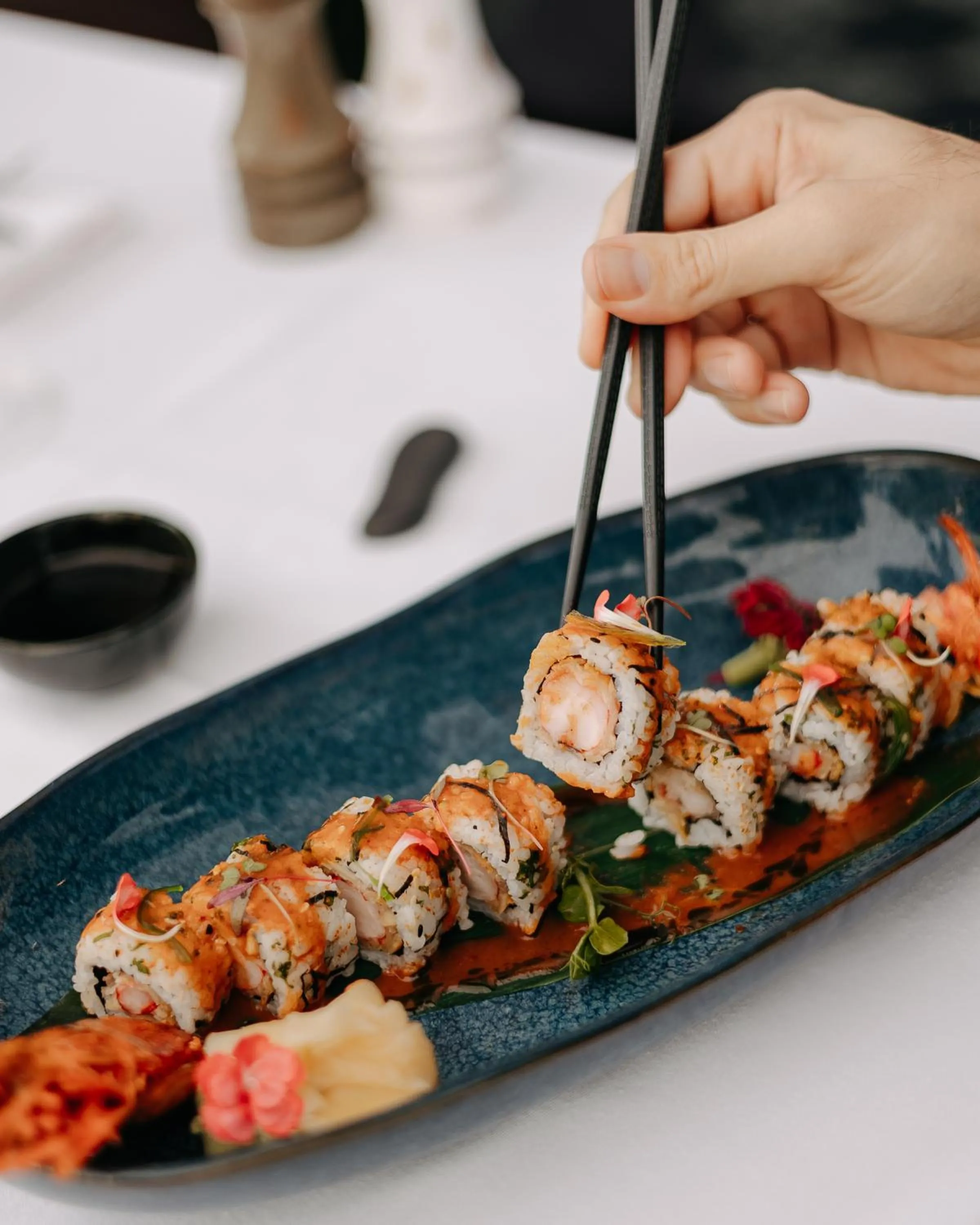 Restaurant/places to eat in 138 Liberdade Hotel