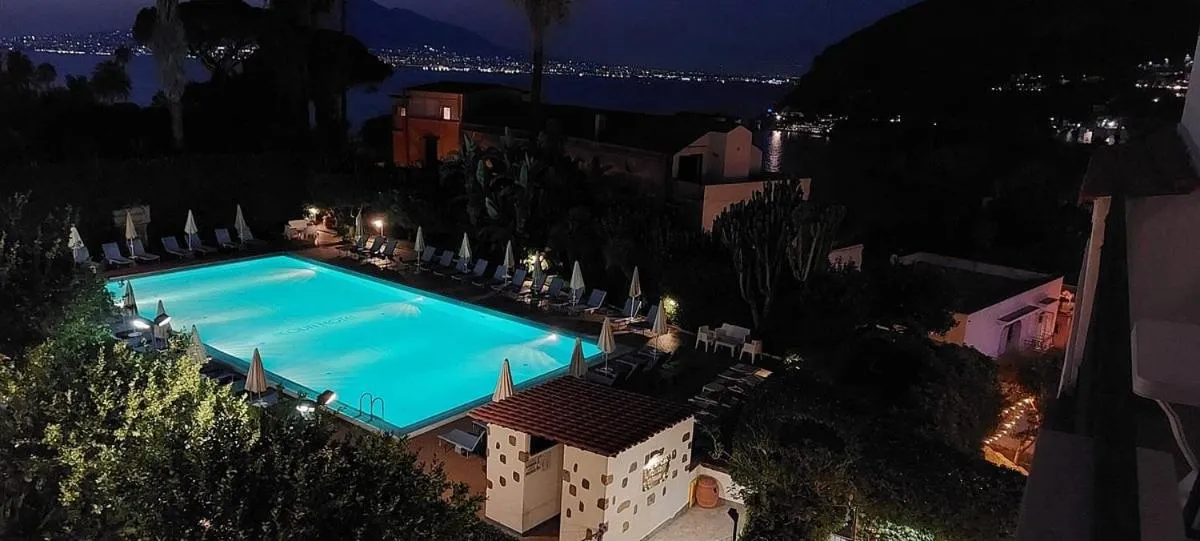 Swimming pool in Aequa Hotel