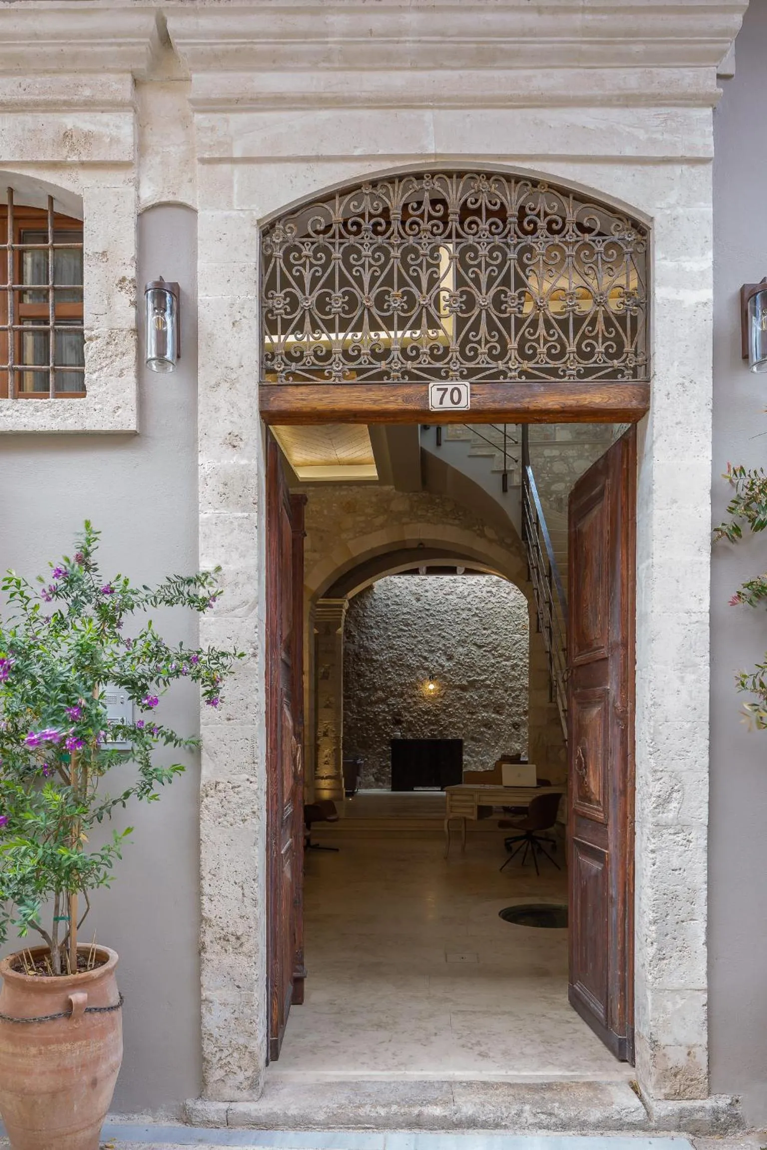 Facade/entrance in Casa Dei Delfini