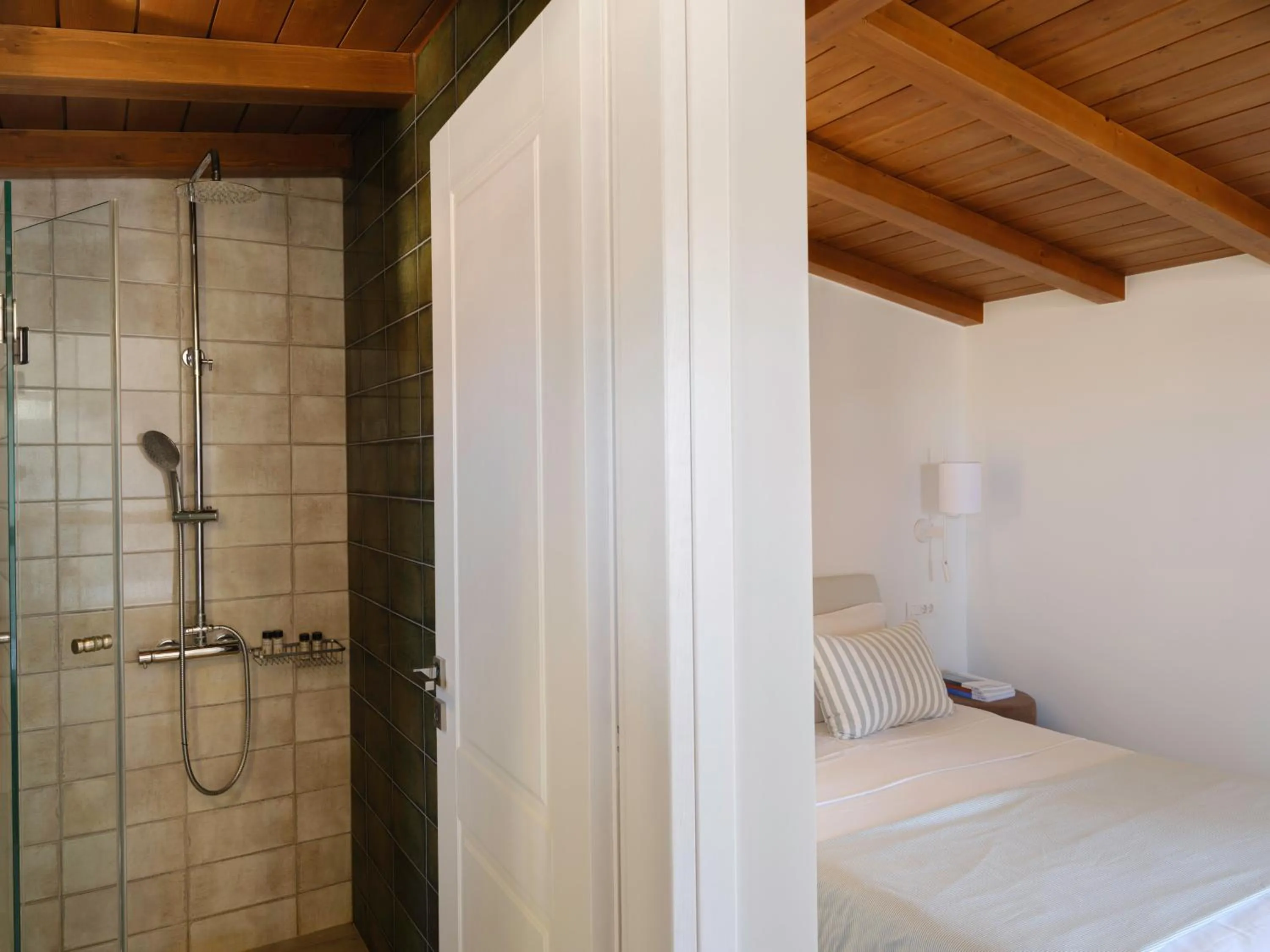 Shower, Bed in Casa Dei Delfini