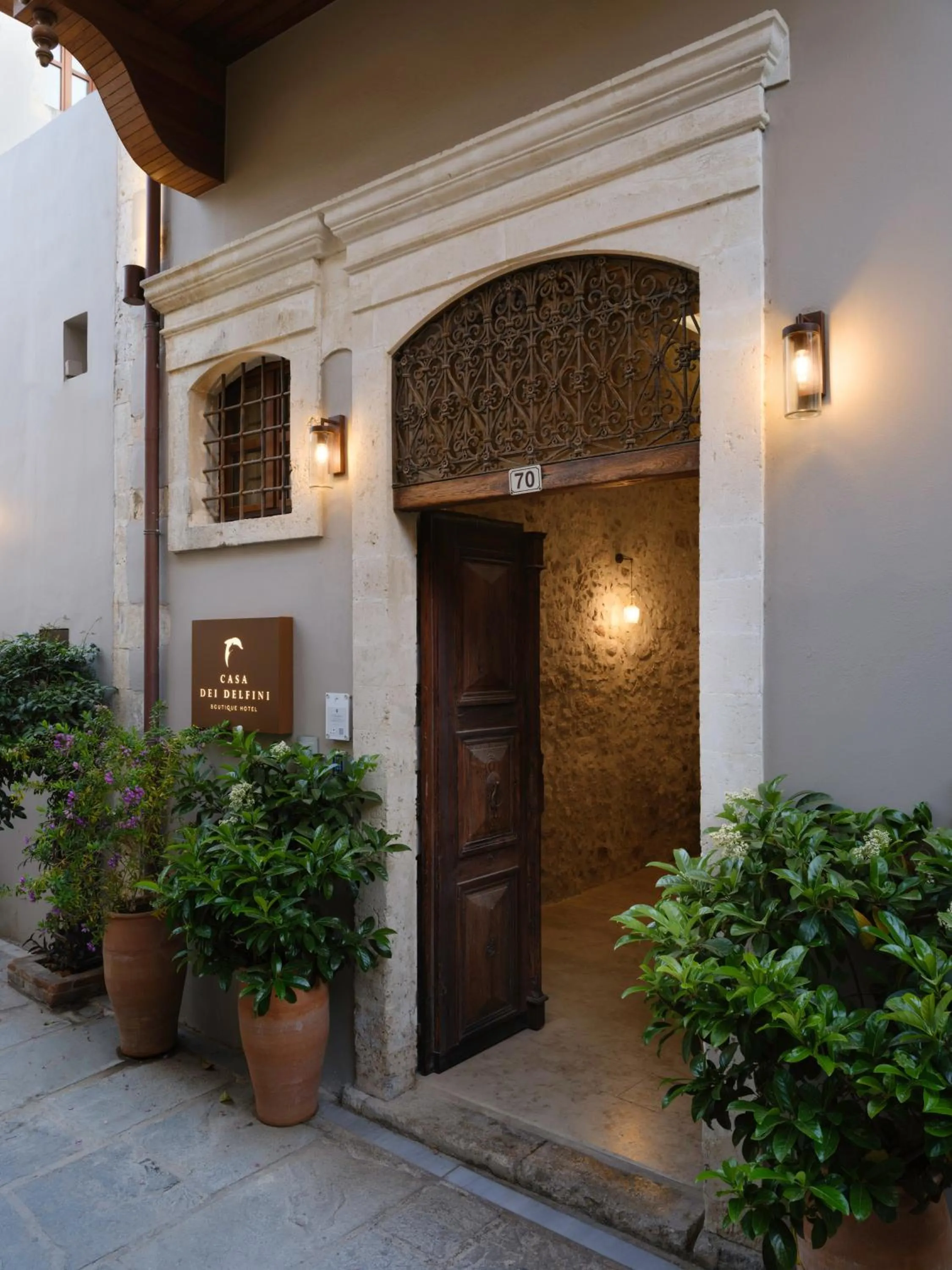 Facade/entrance in Casa Dei Delfini