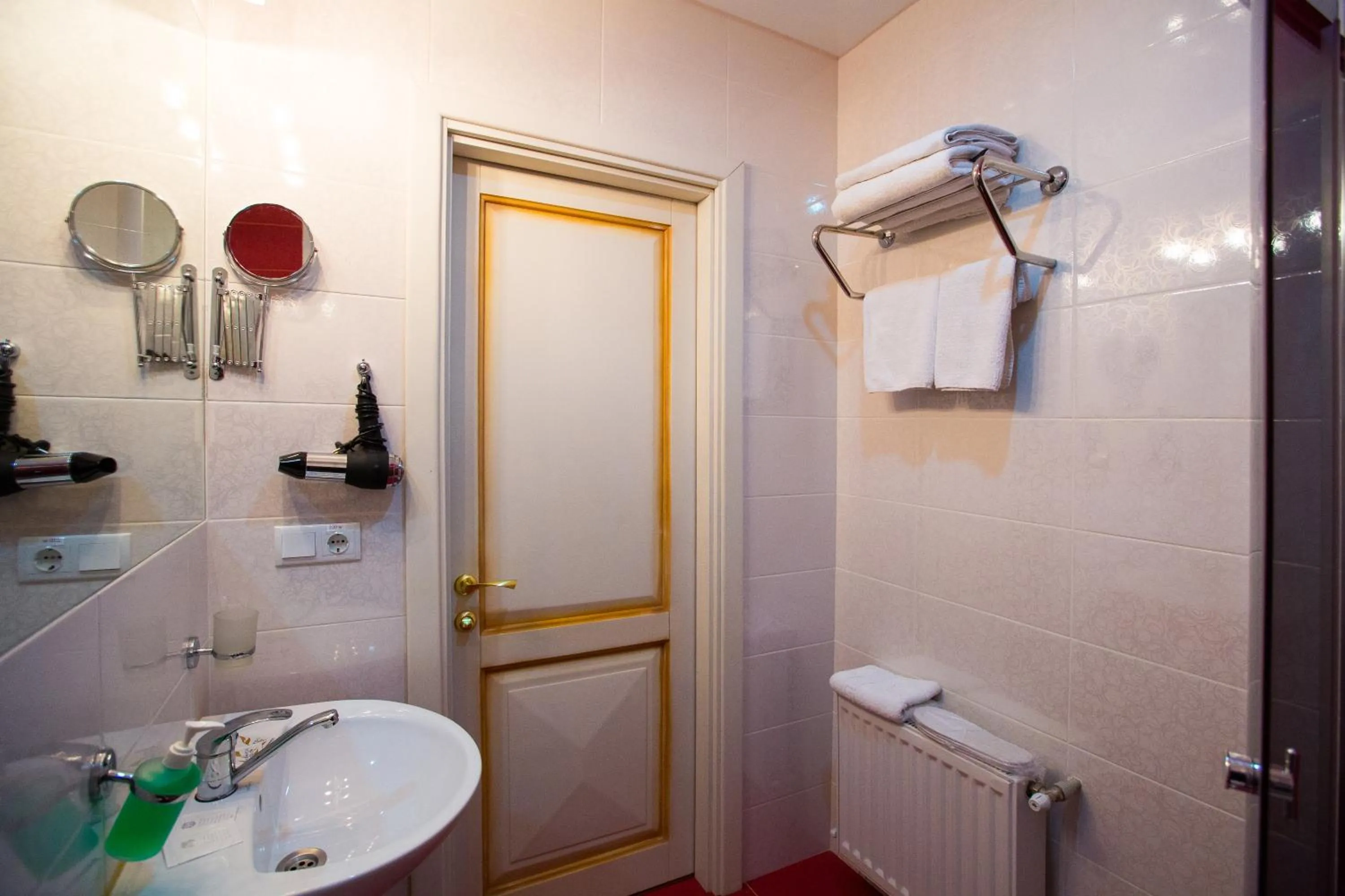 Bathroom in Apart Hotel Clumba