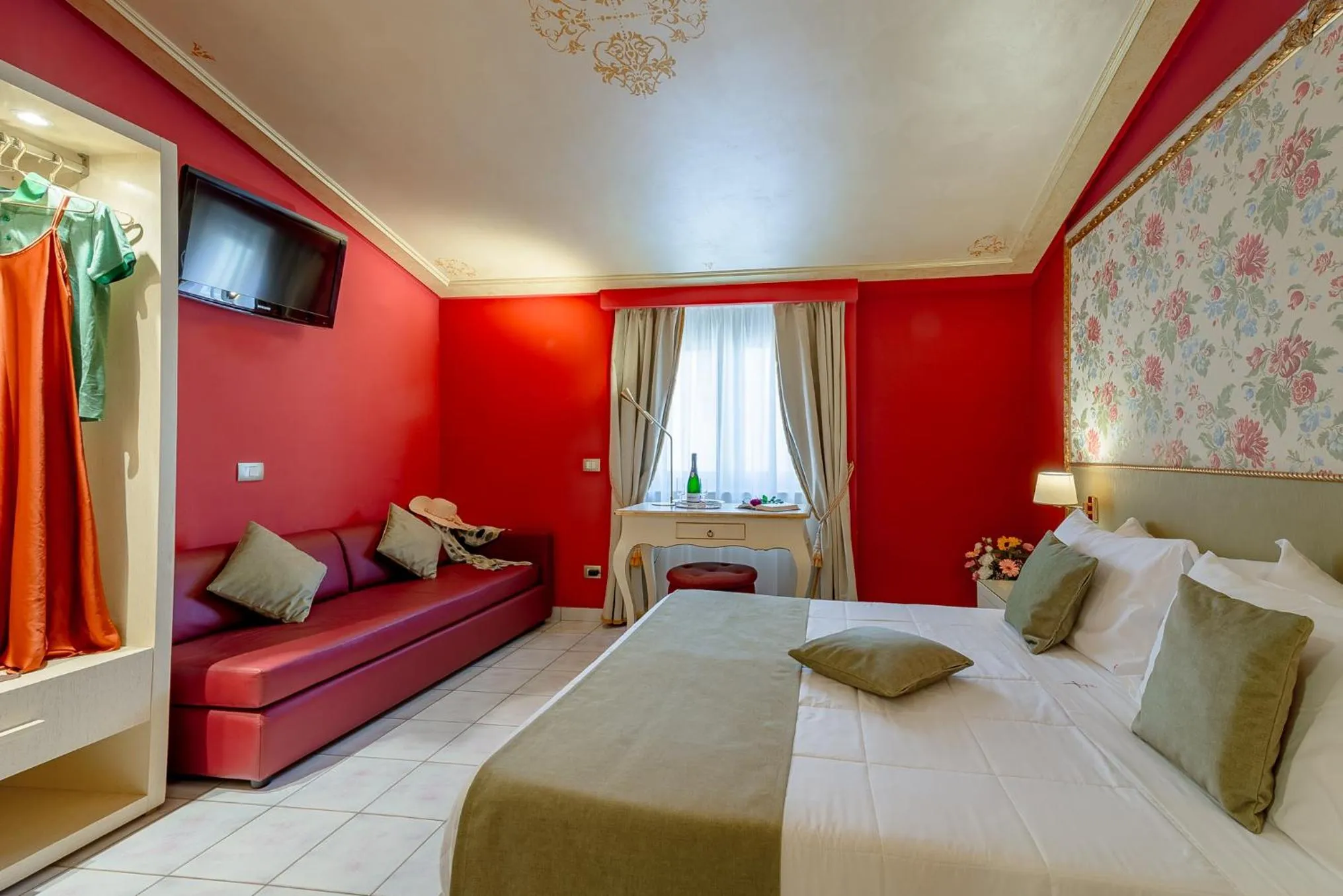 Bedroom, Bed in Fazio Rooms