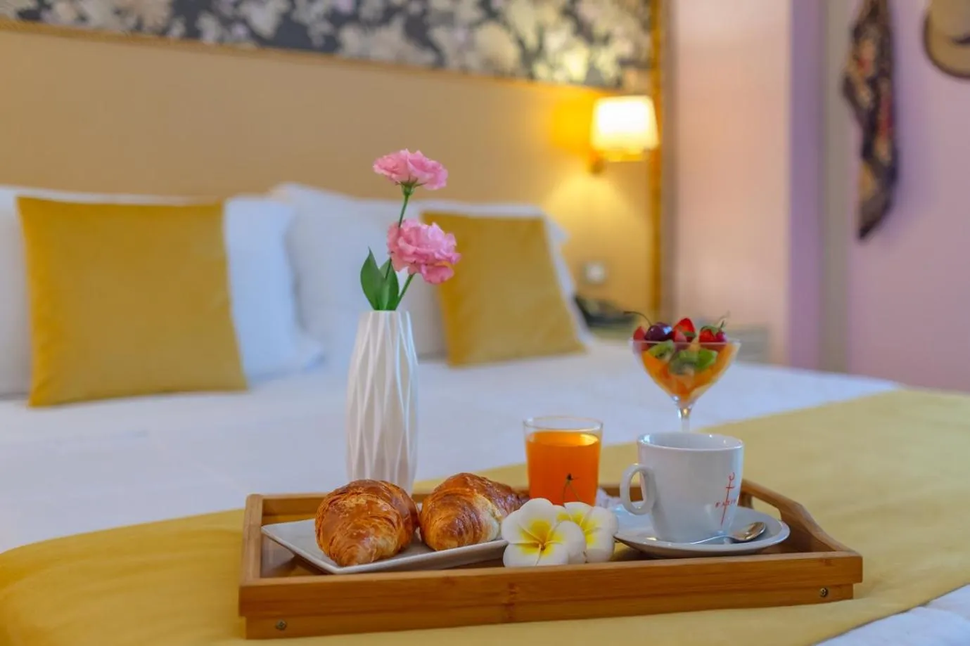 Bedroom, Bed in Fazio Rooms