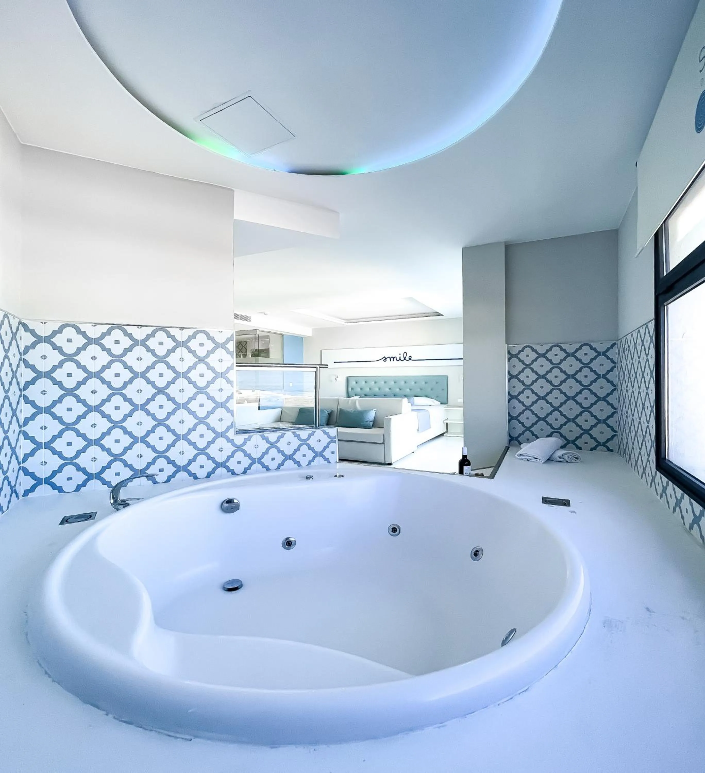 Hot Tub in Corralejo Surfing Colors Hotel&Apartments