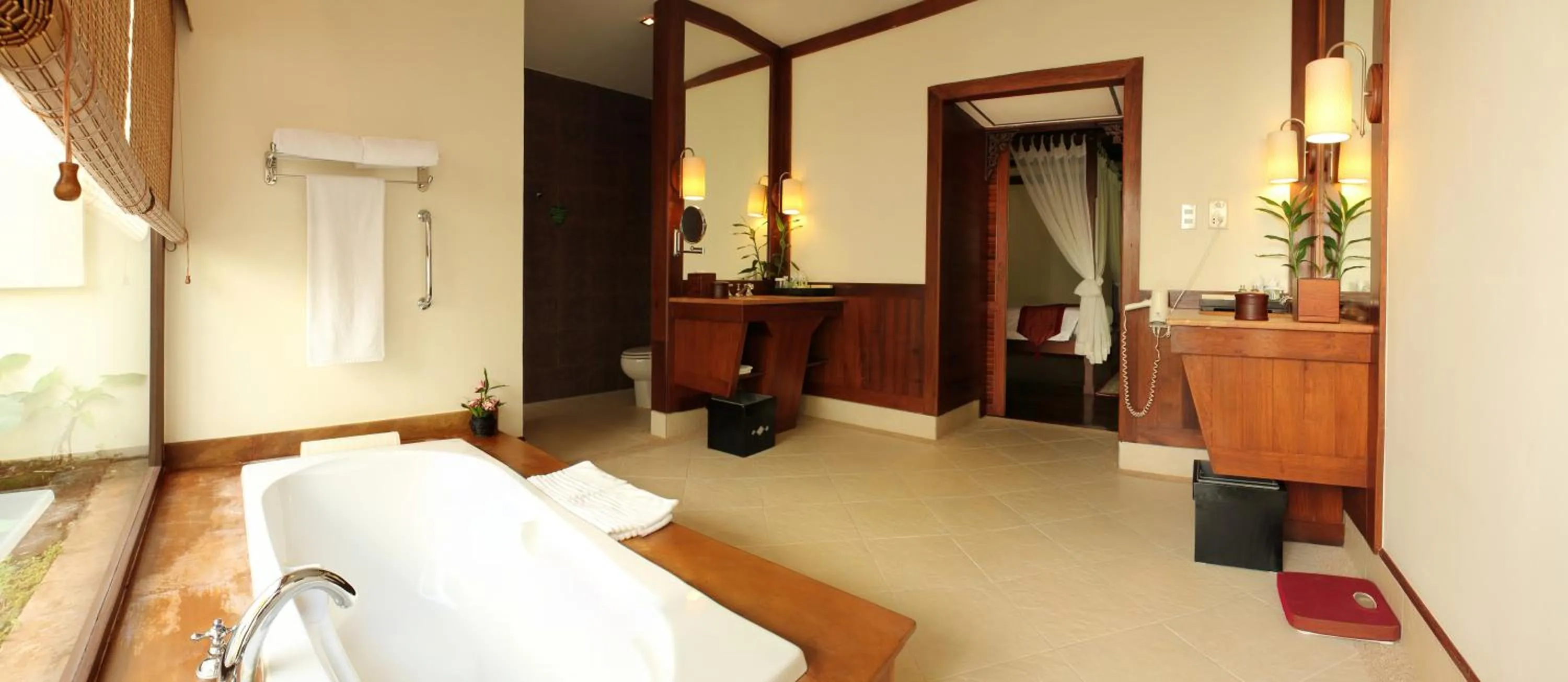 Bathroom, Bed in Angkor Palace Resort & Spa