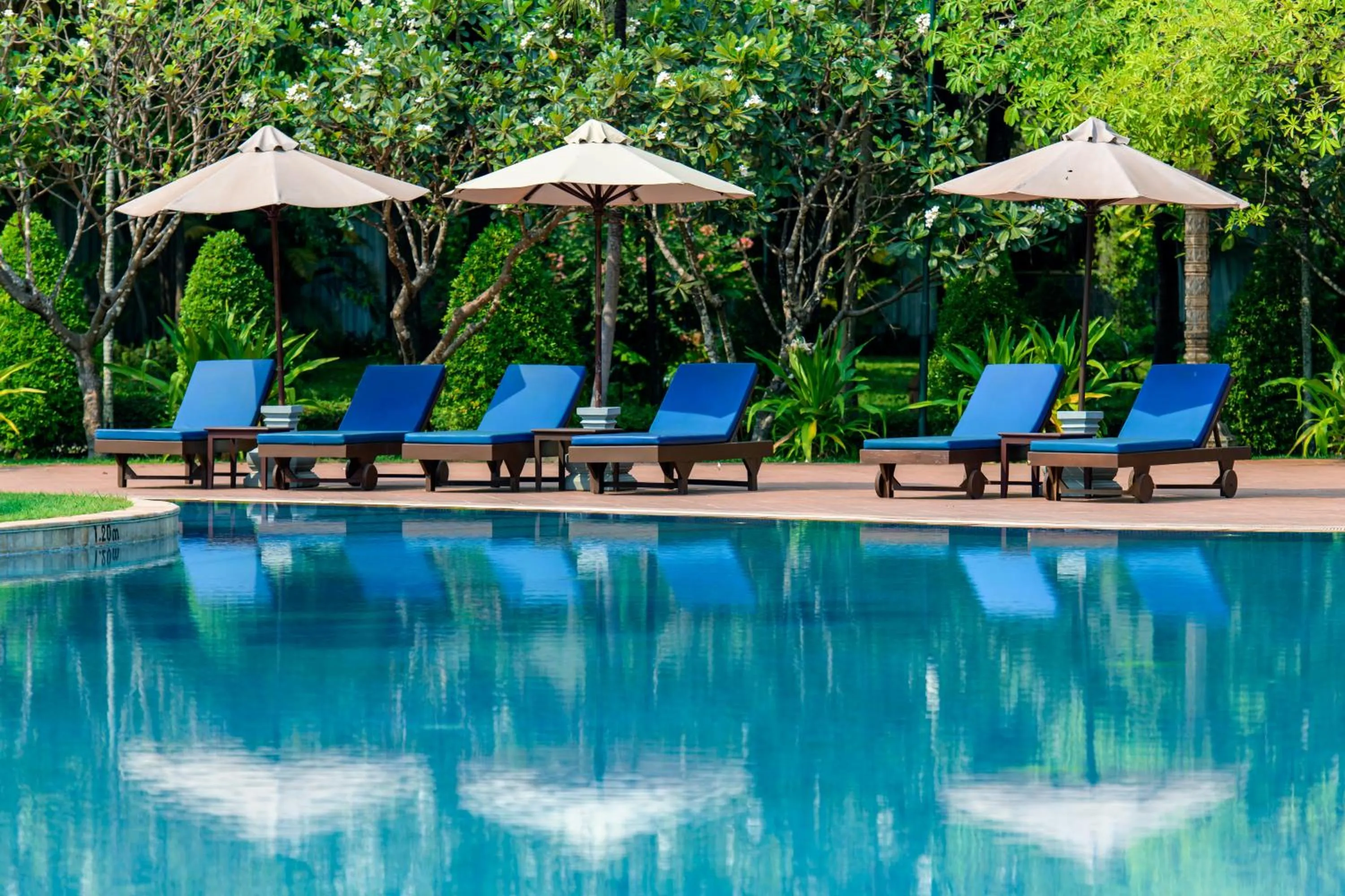 Swimming pool in Angkor Palace Resort & Spa