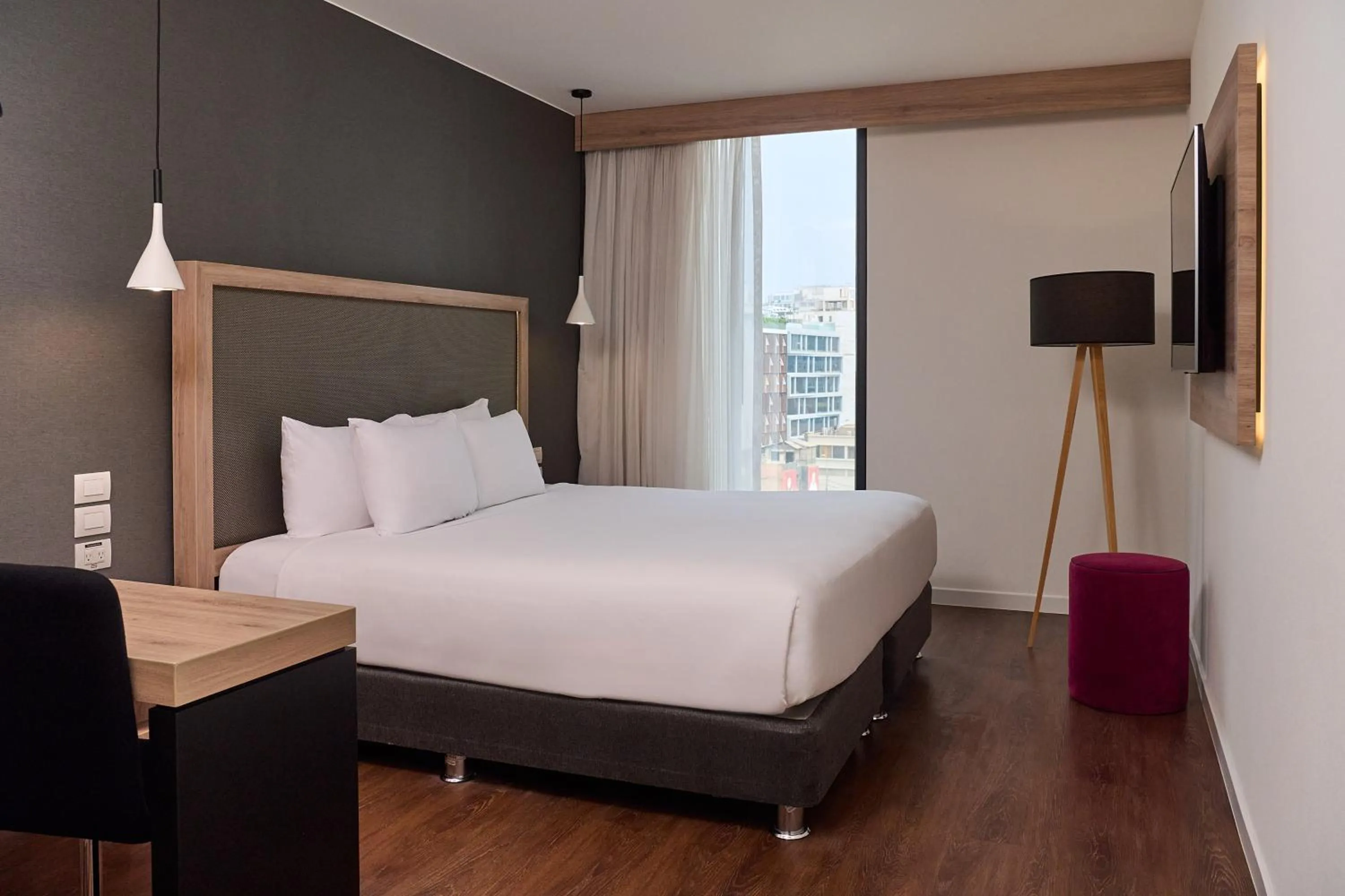 TV and multimedia, Bed in INNSiDE by Meliá Lima Miraflores