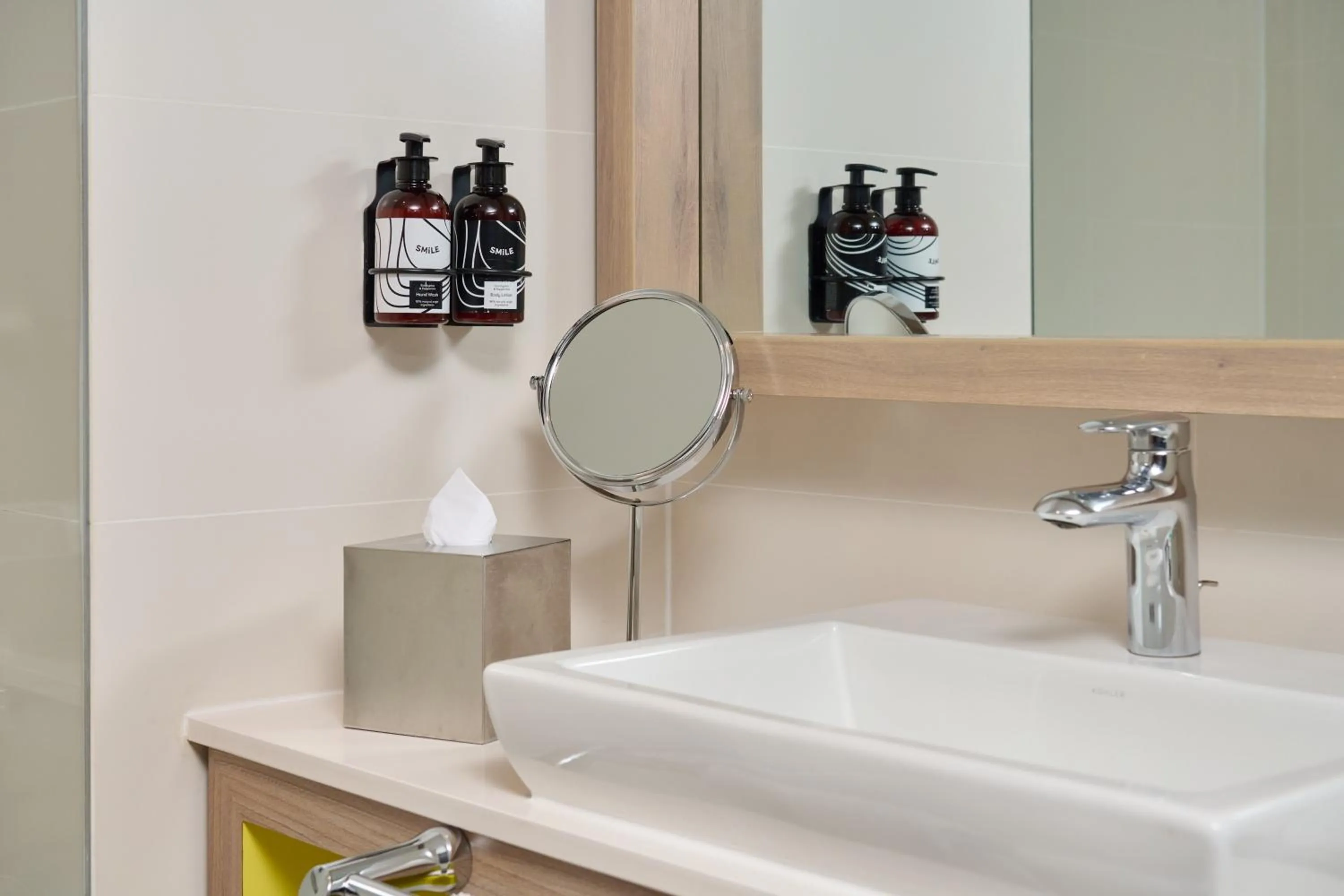 Toilet in INNSiDE by Meliá Lima Miraflores