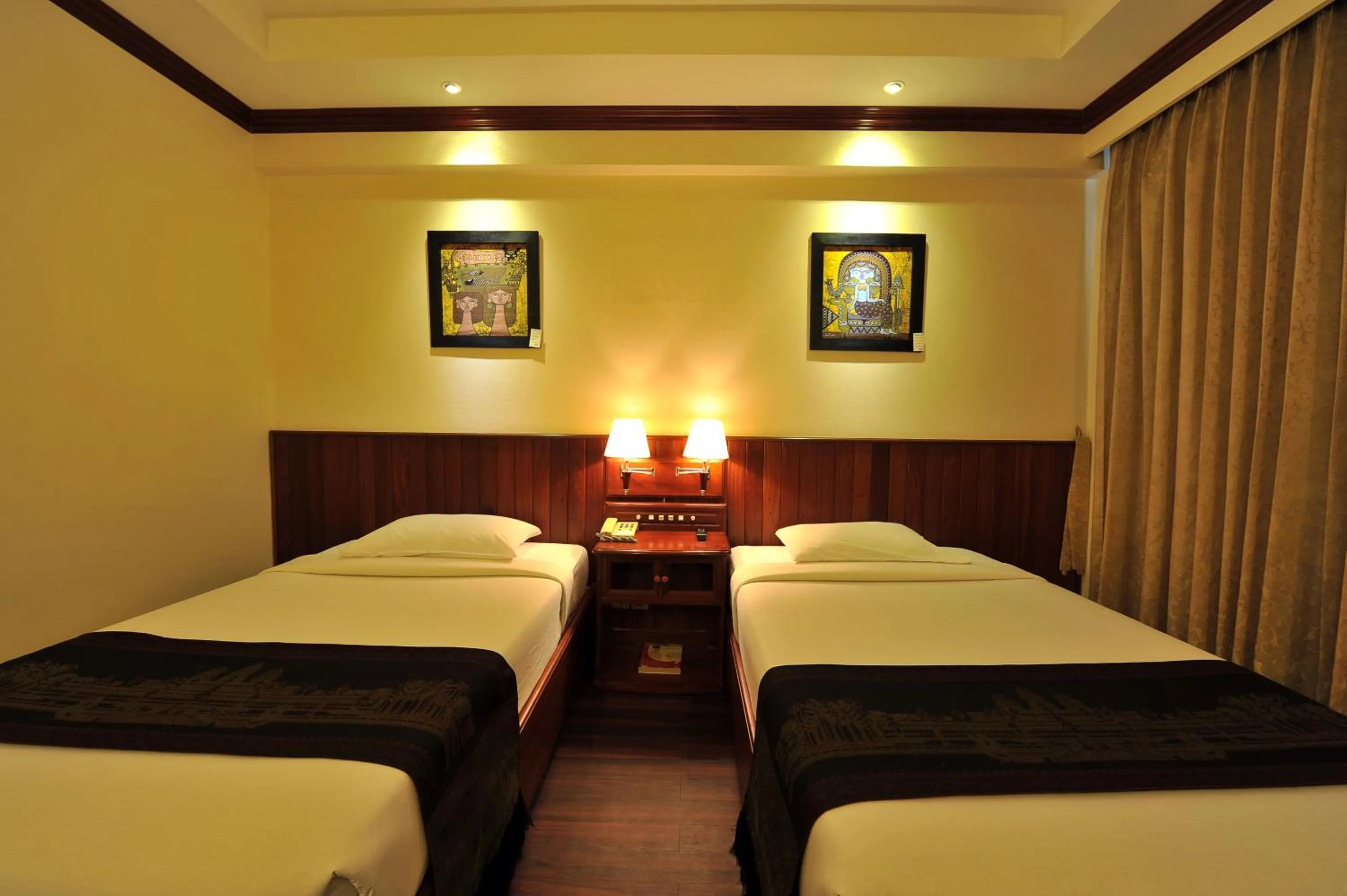 Bed in City River Hotel