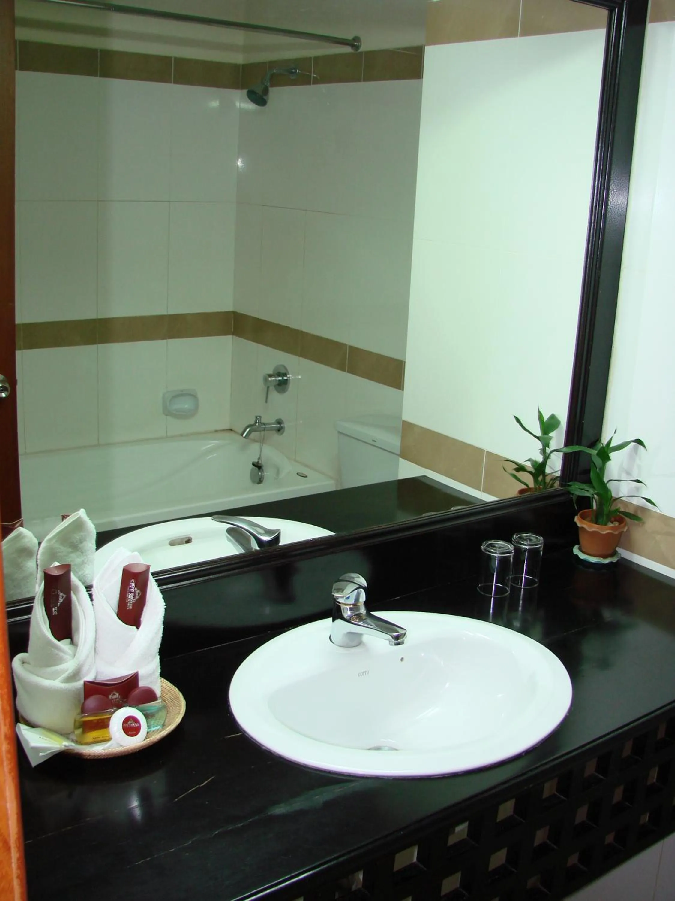 Bathroom in City River Hotel