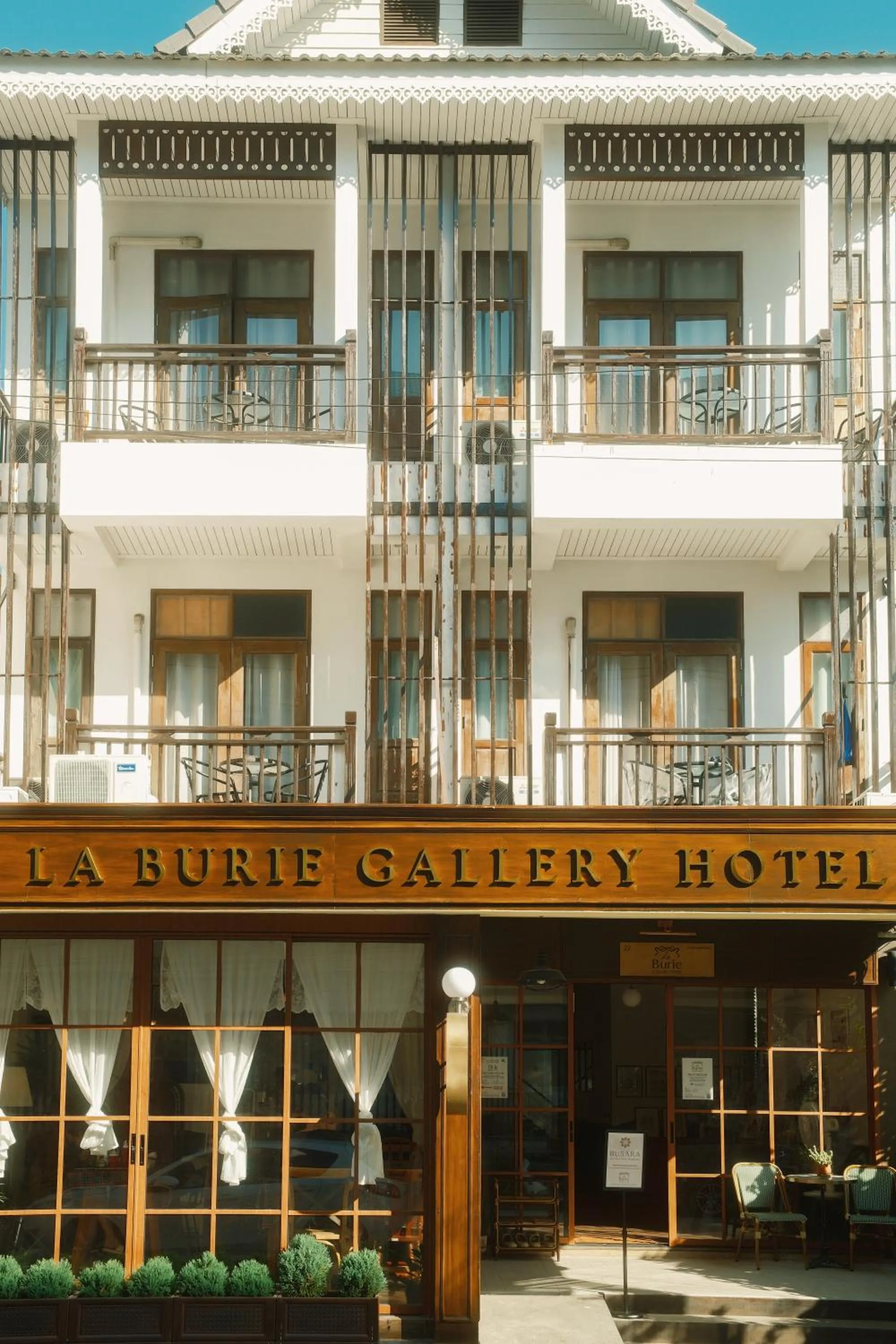 Property building in La Burie Gallery Hotel