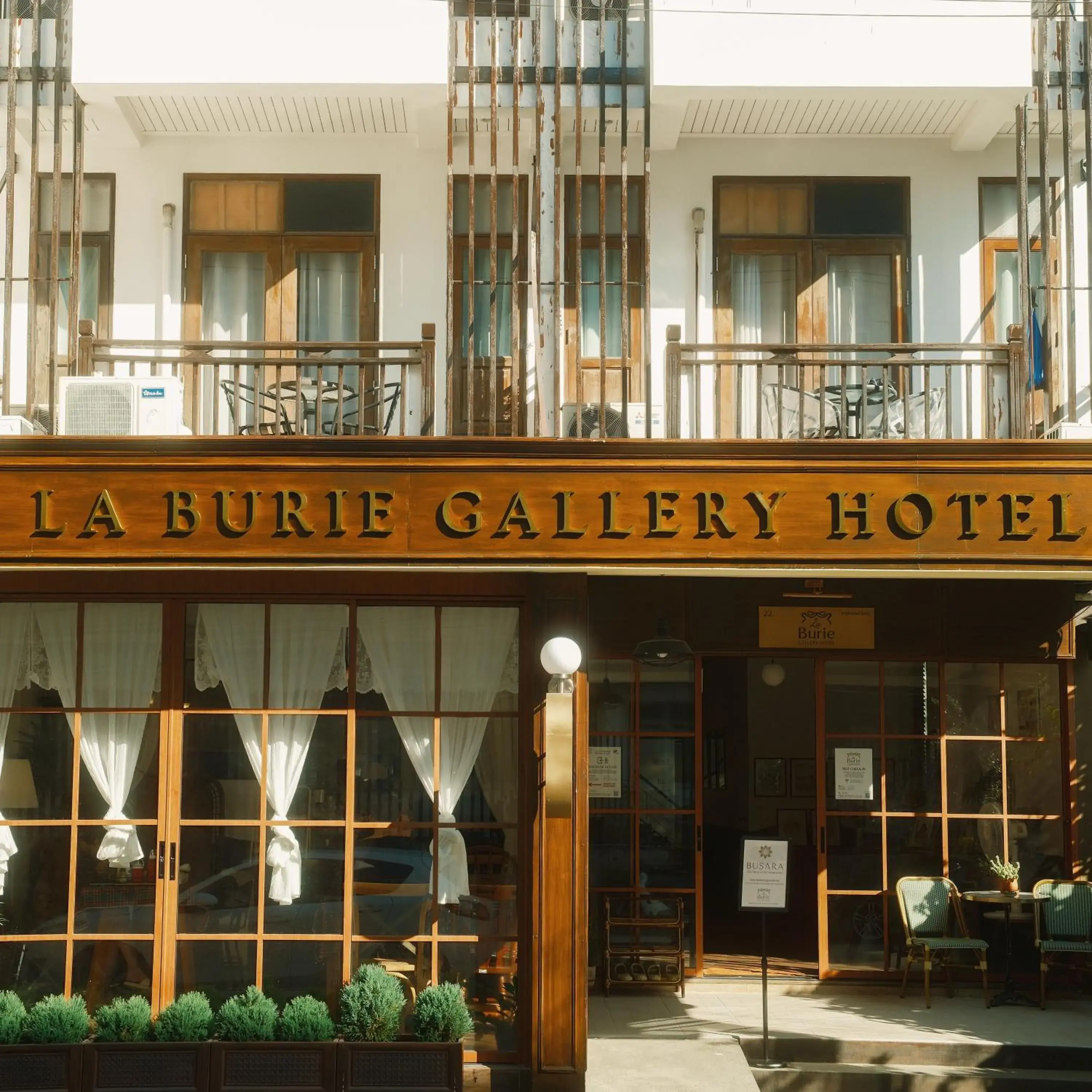 La Burie Gallery Hotel La Burie Gallery Hotel