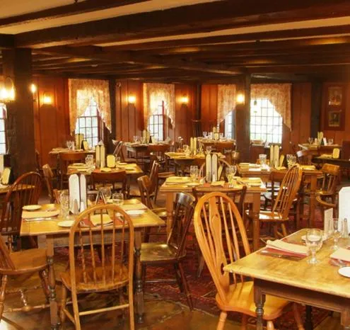 Restaurant/places to eat in Publick House Historic Inn and Country Motor Lodge